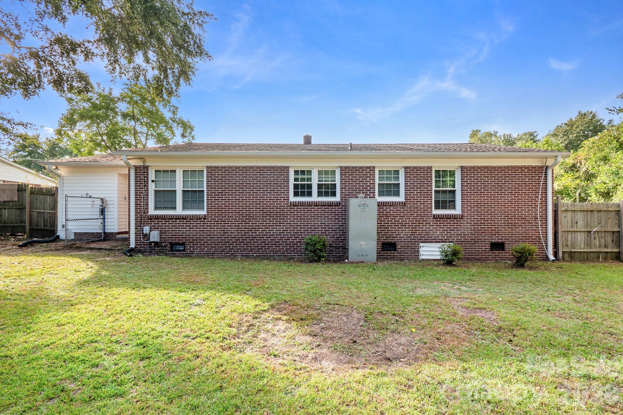 304 Sumter Street Property Photo 2