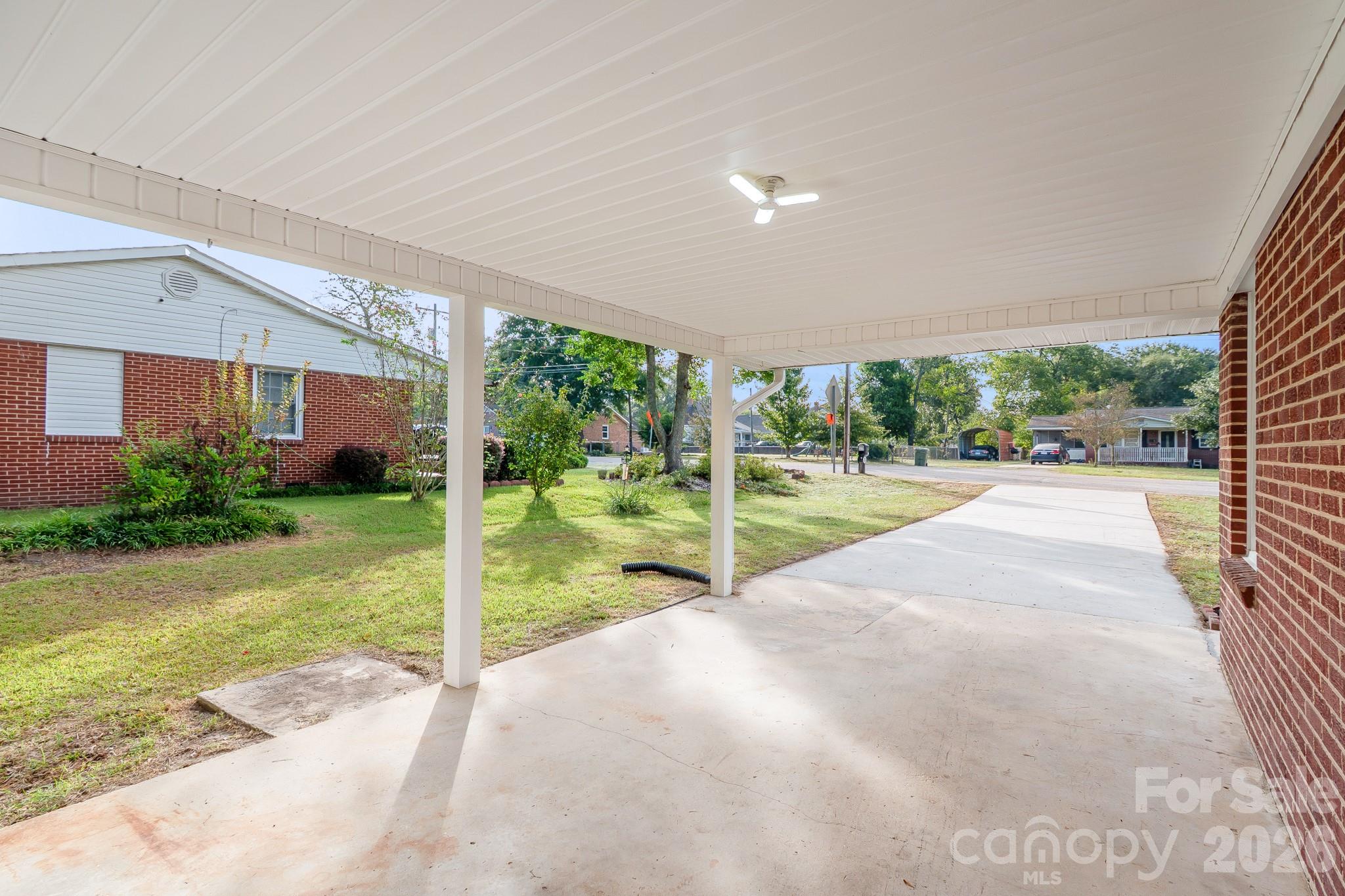 304 Sumter Street Property Photo 6