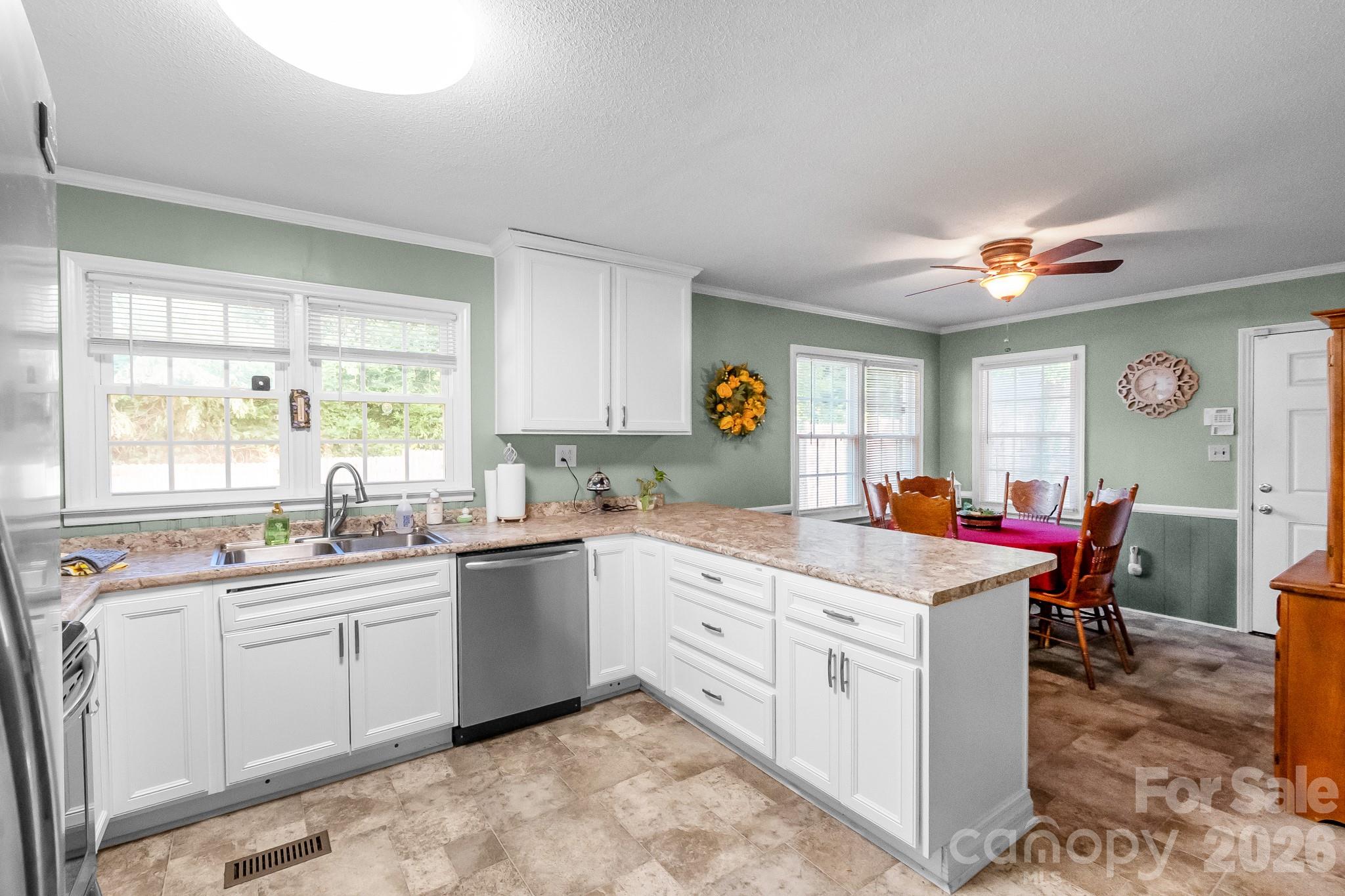 304 Sumter Street Property Photo 15