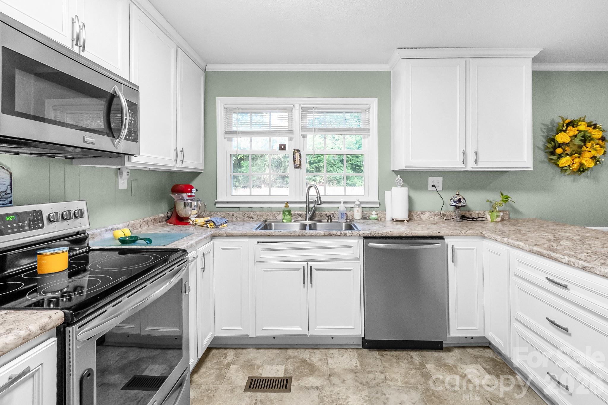 304 Sumter Street Property Photo 17