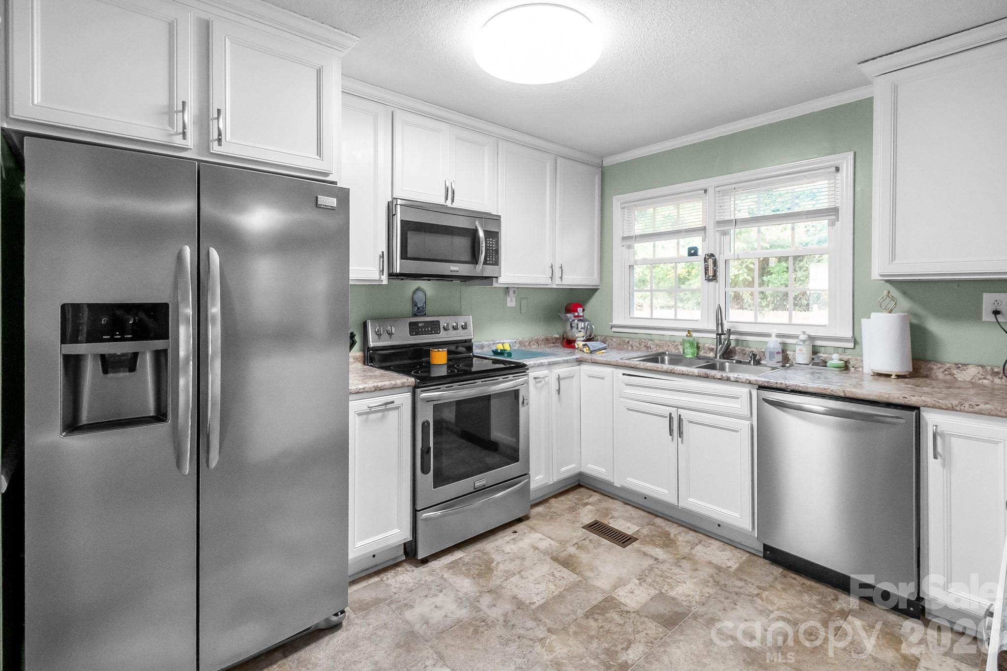 304 Sumter Street Property Photo 18