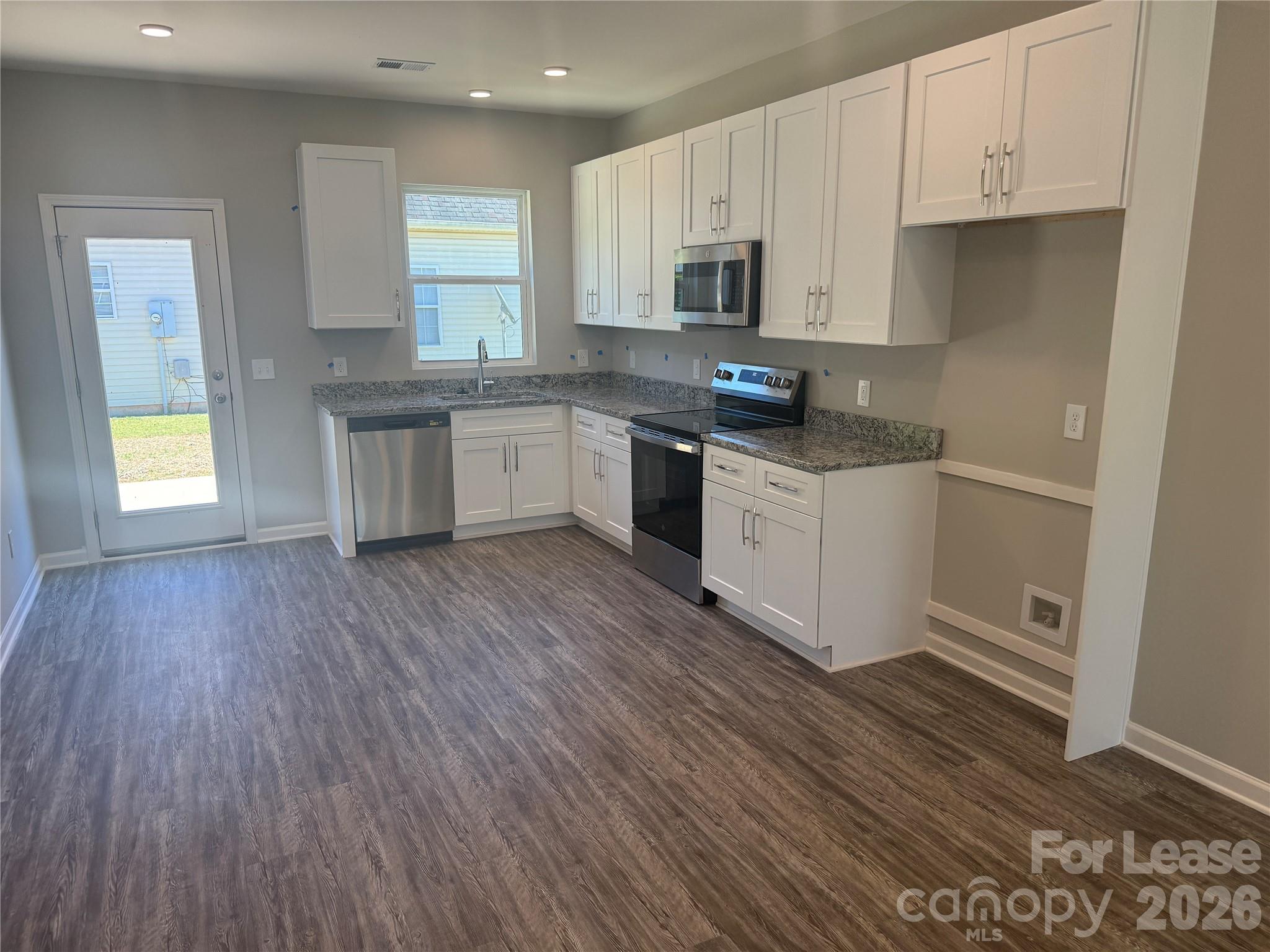 208 Prosperity Place Property Photo 4