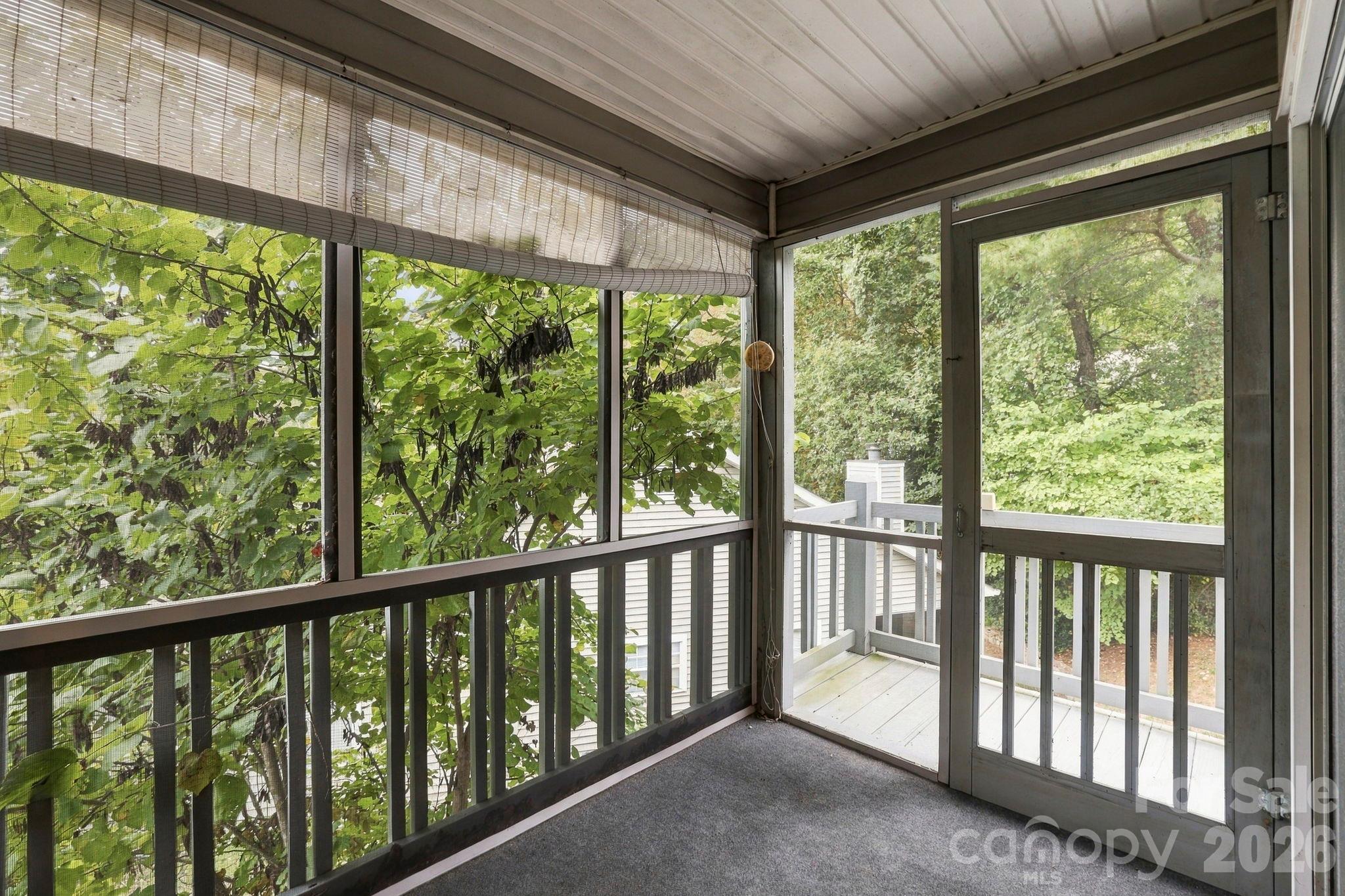 725 N Park Place Property Photo 21