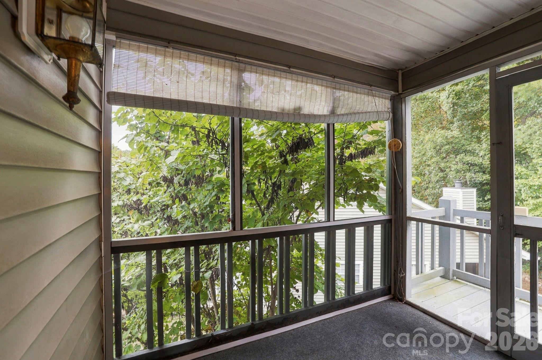 725 N Park Place Property Photo 22