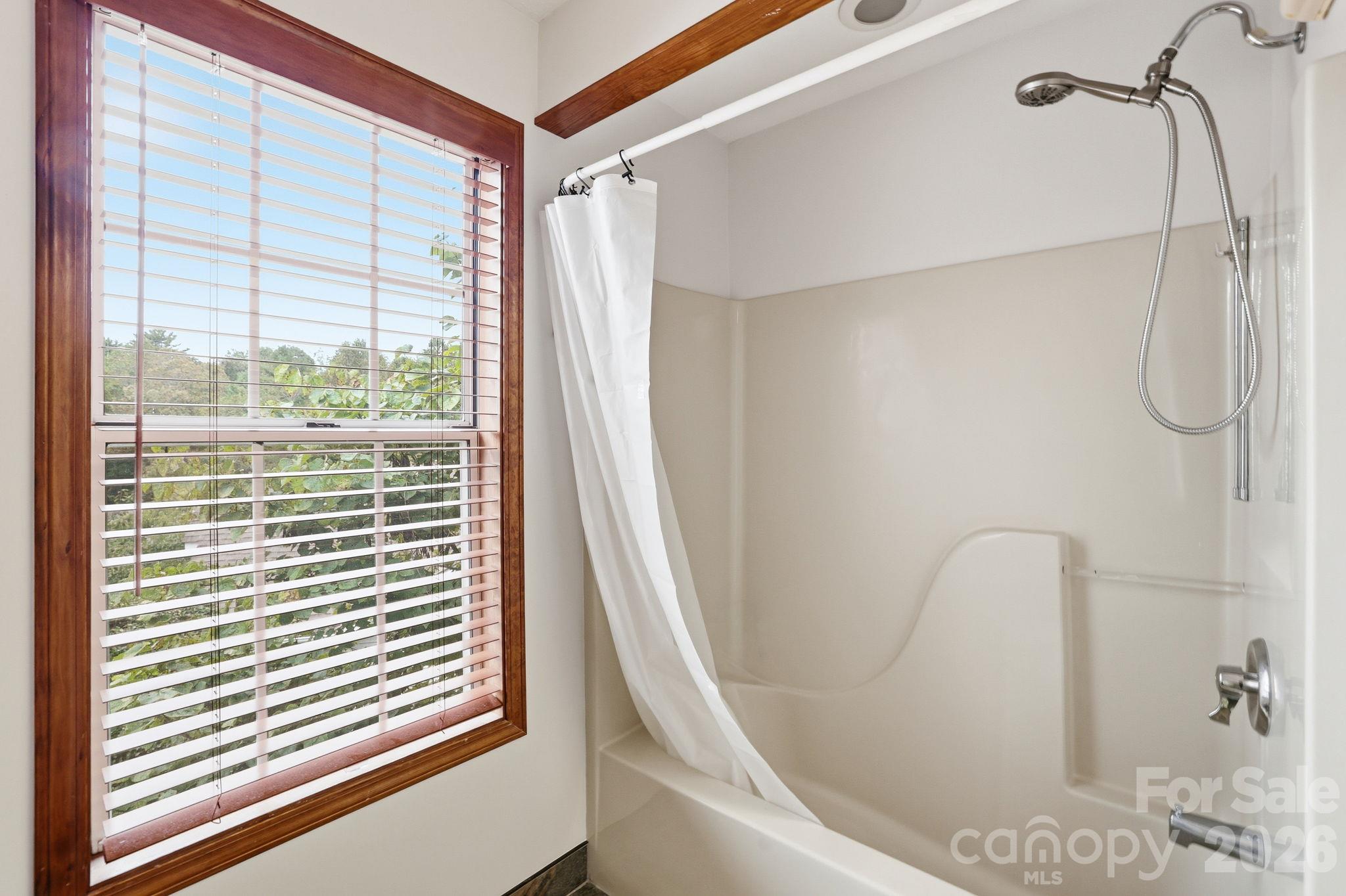 725 N Park Place Property Photo 25