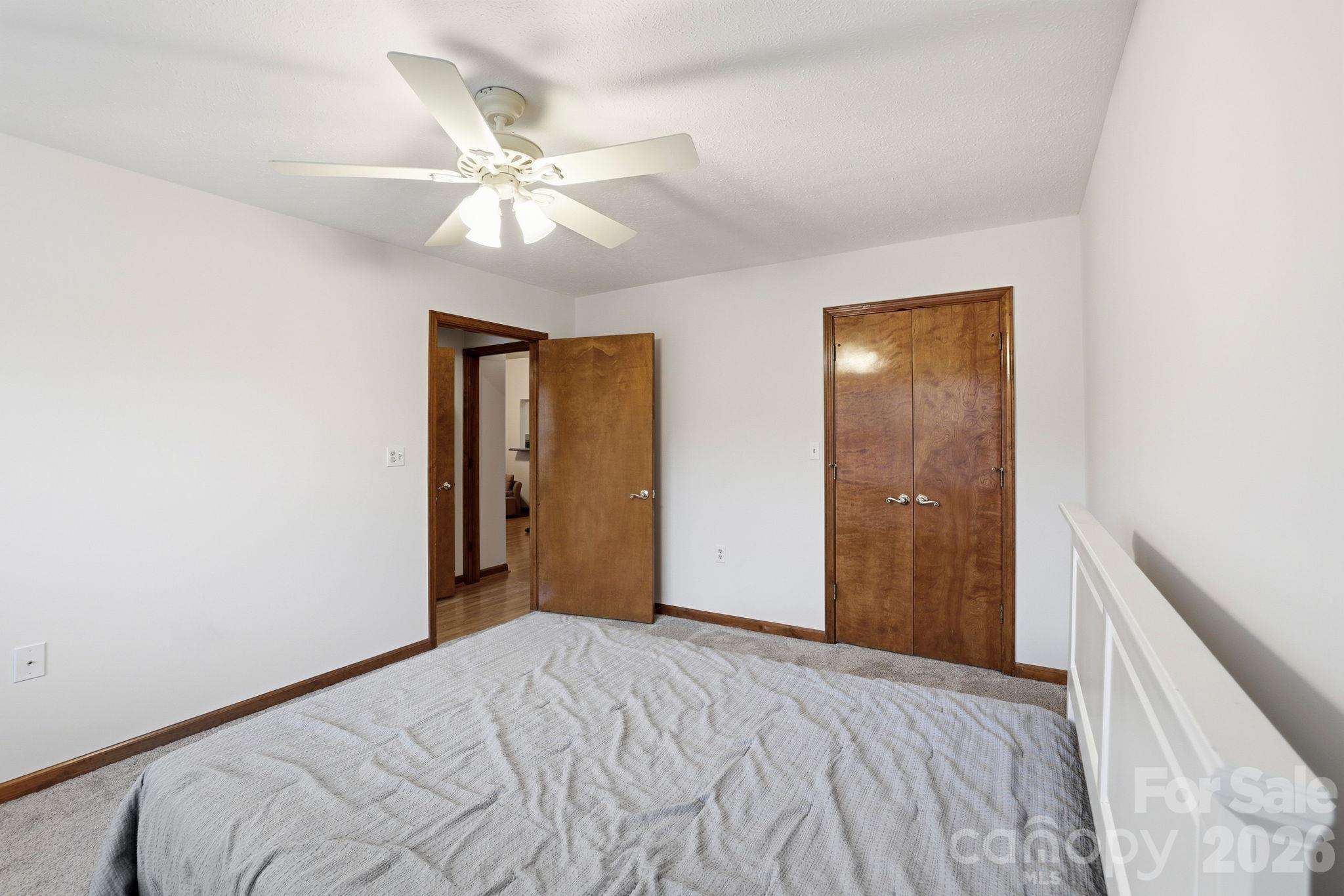 725 N Park Place Property Photo 27