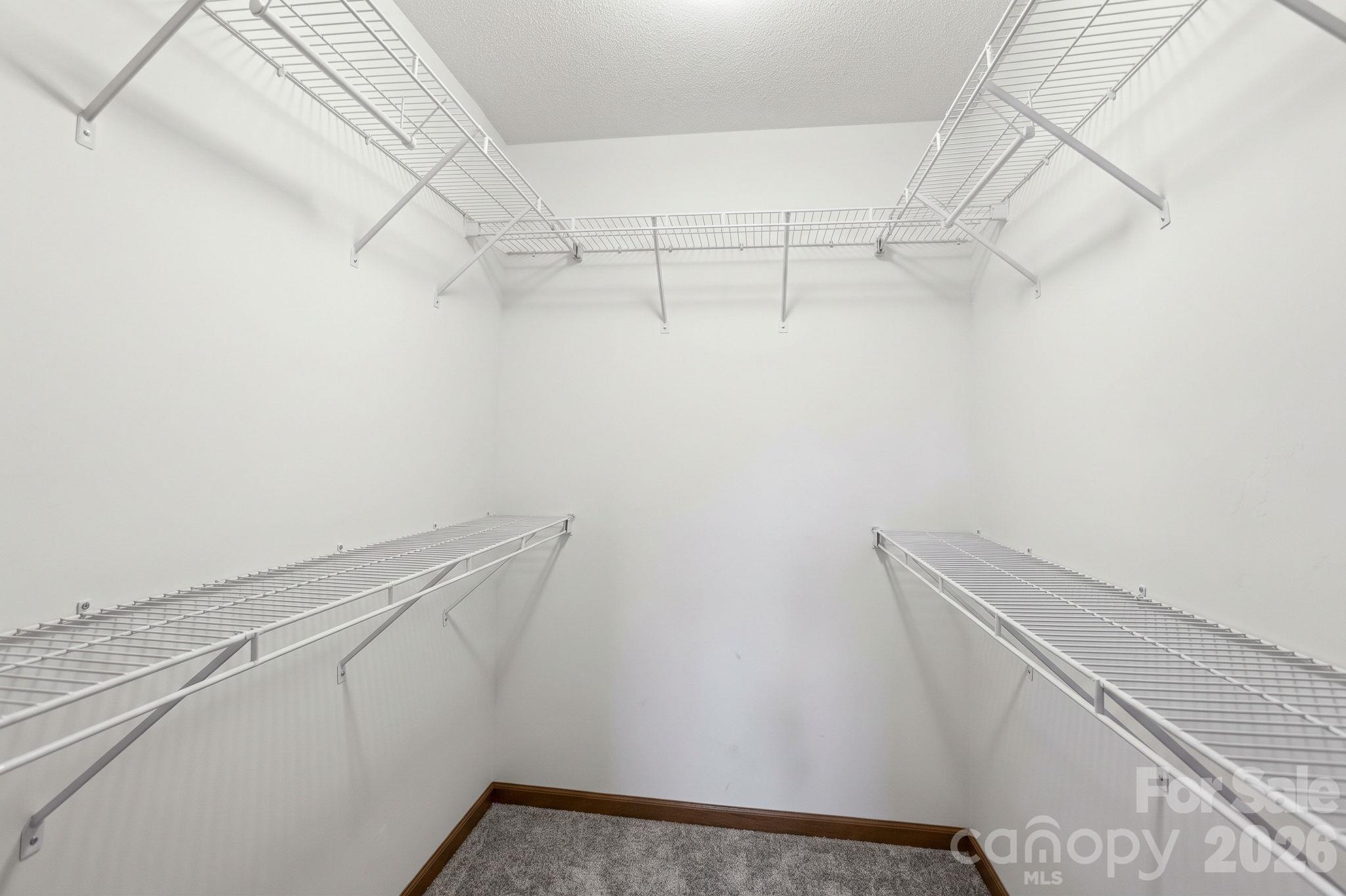 725 N Park Place Property Photo 29