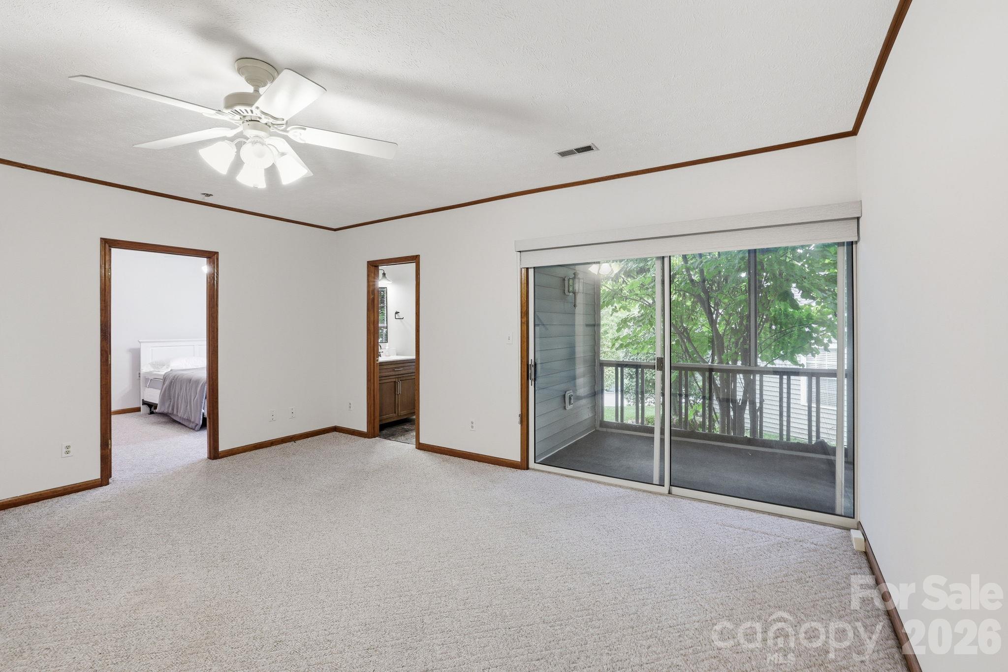 725 N Park Place Property Photo 32