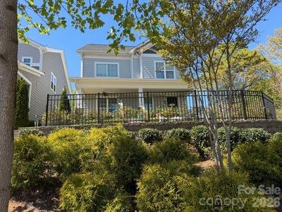 527 E Huntersville Concord Road Property Photo 1