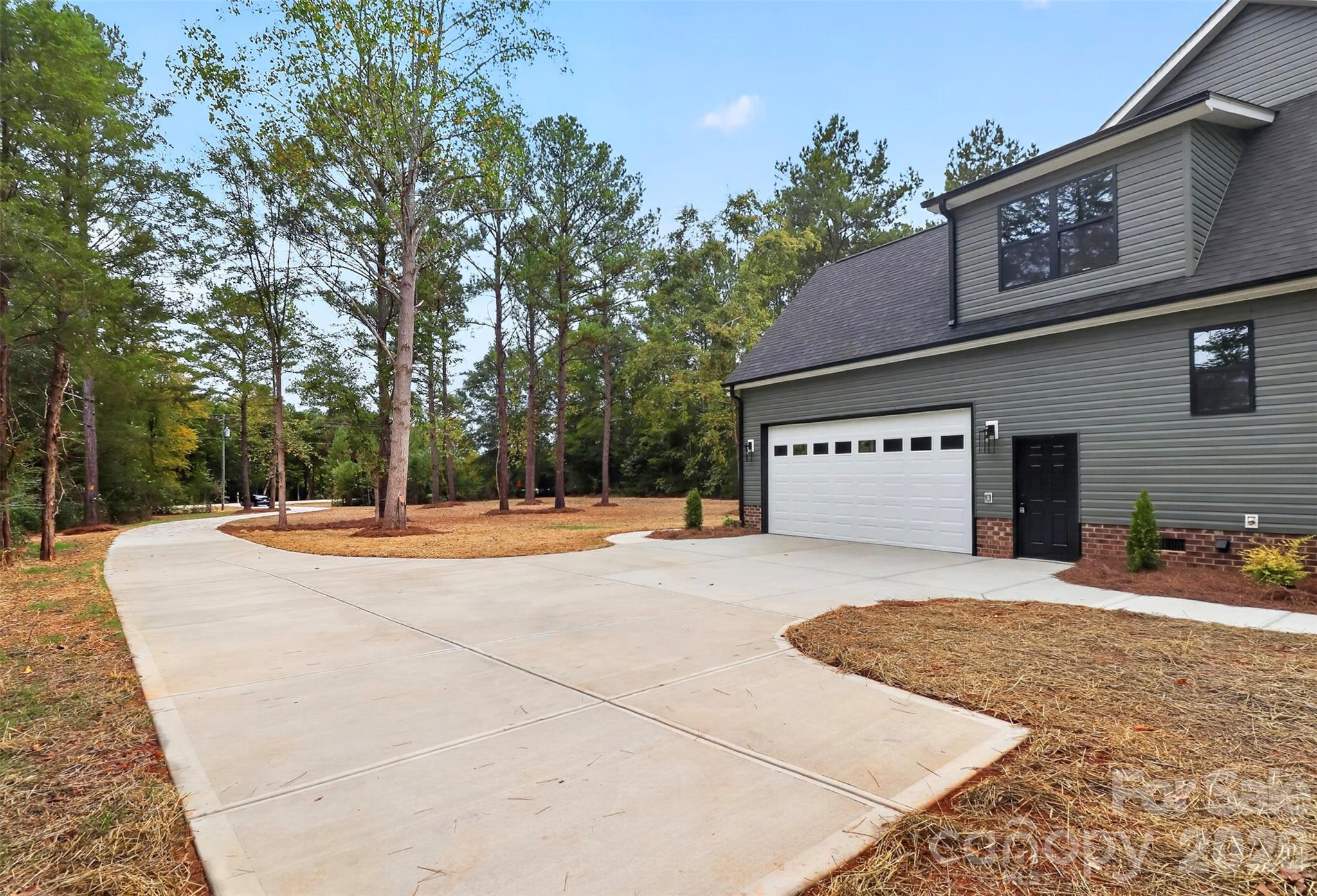 1001 Croatoan Drive Property Photo 6
