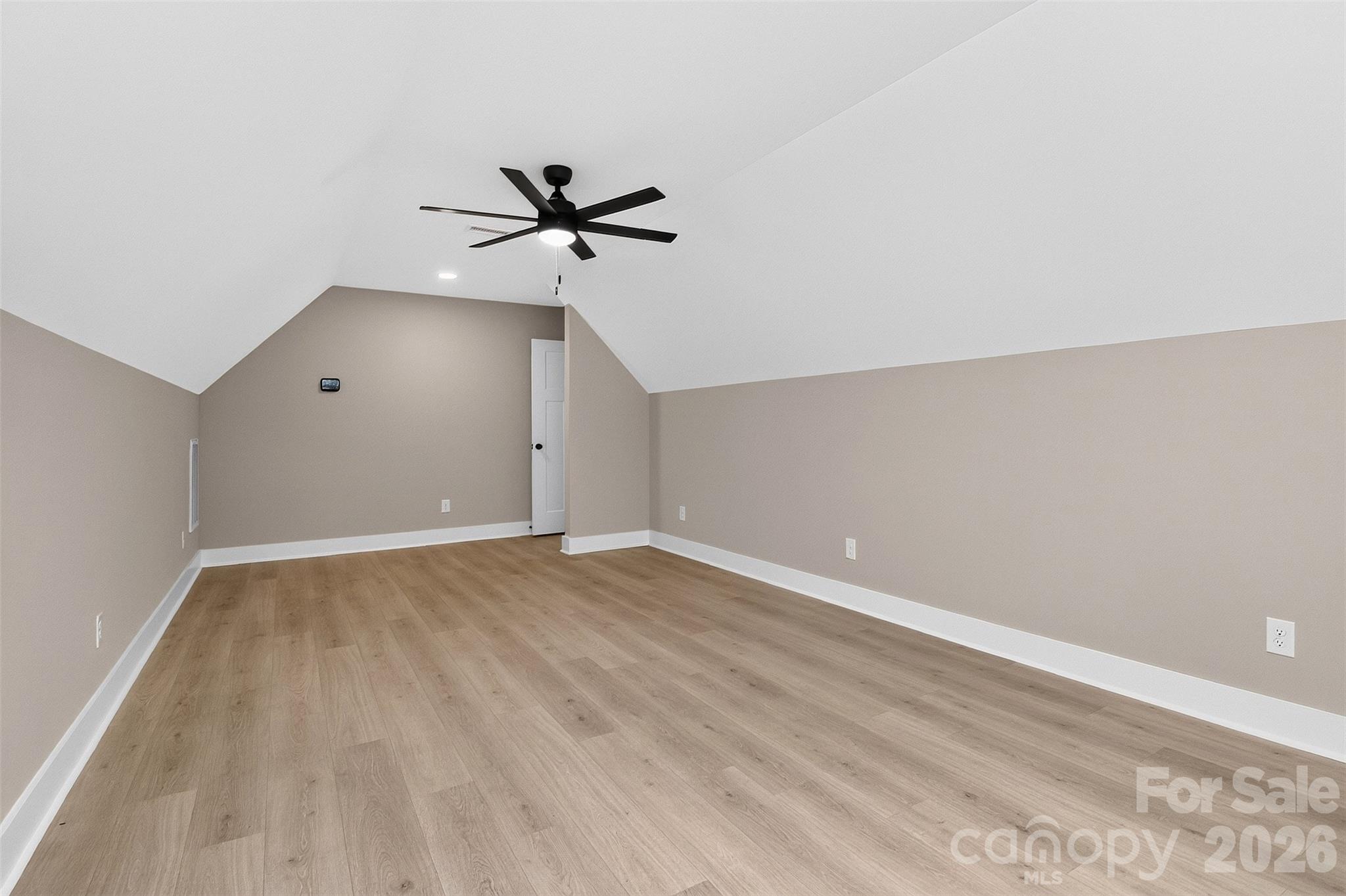 1001 Croatoan Drive Property Photo 33