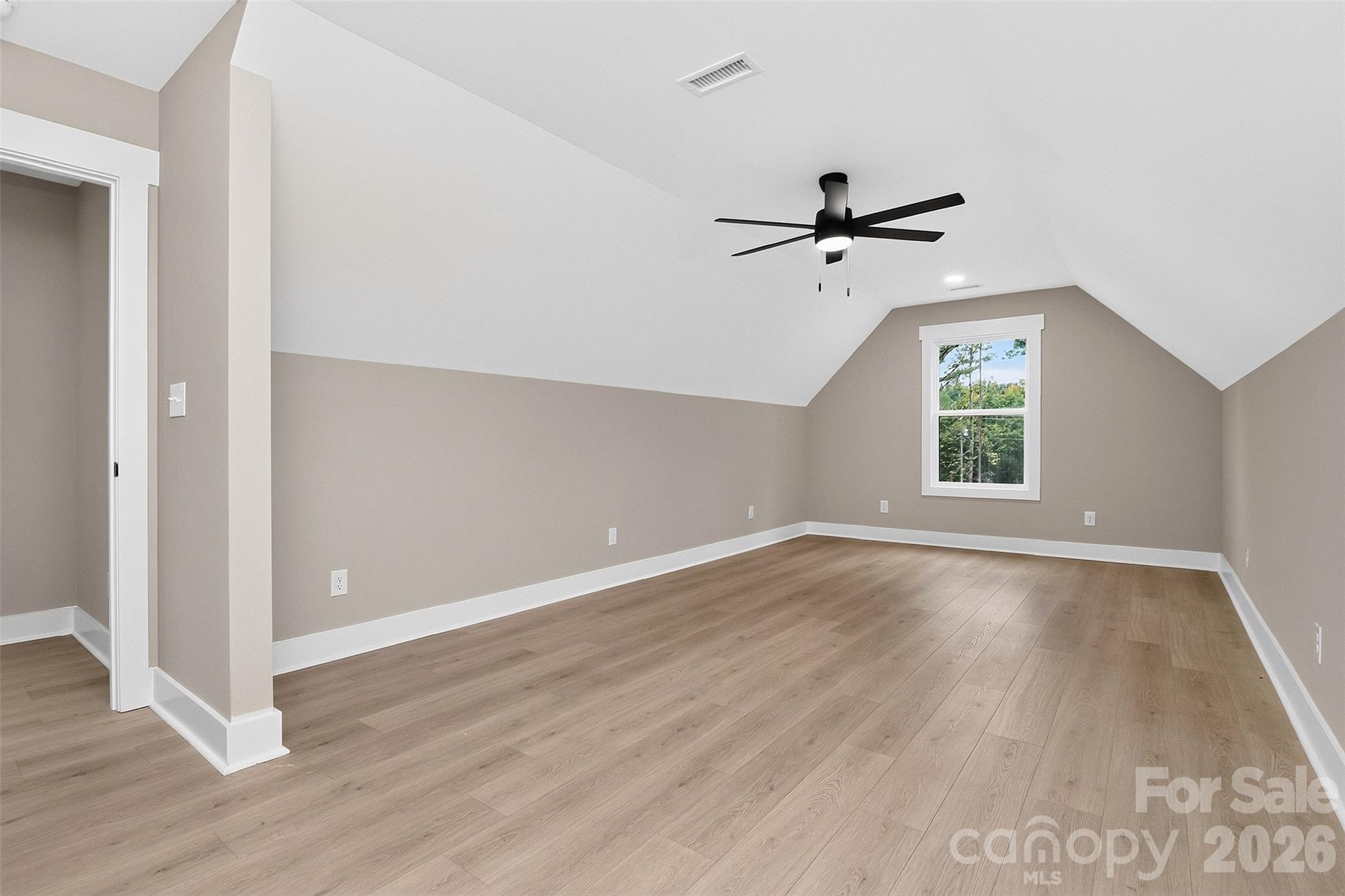 1001 Croatoan Drive Property Photo 34