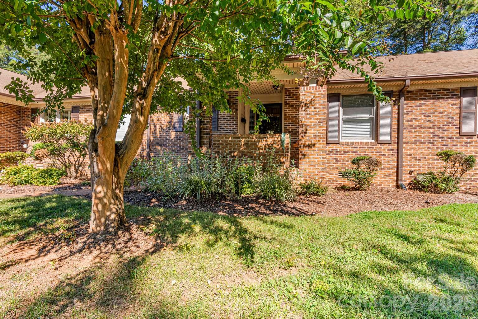602 Colby Circle Property Photo 2