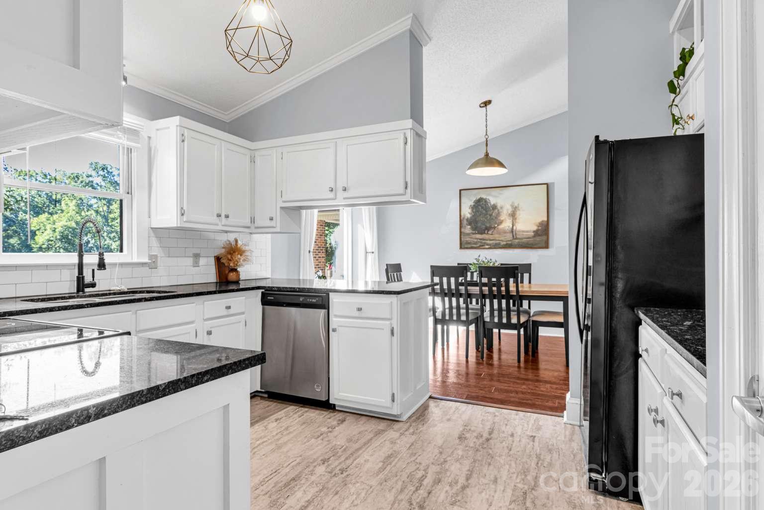 602 Colby Circle Property Photo 6