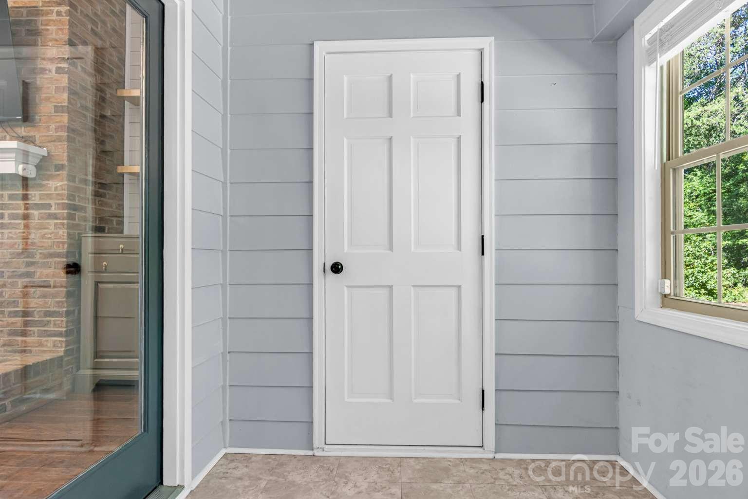 602 Colby Circle Property Photo 16