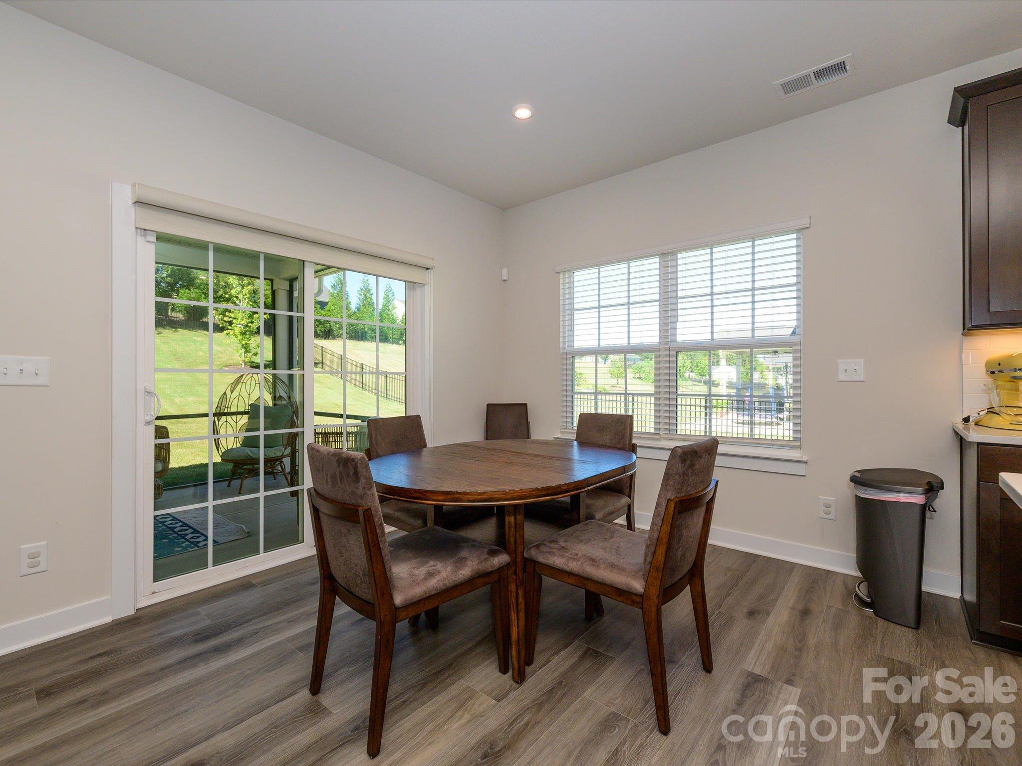 8504 Everwood Avenue Property Photo 12