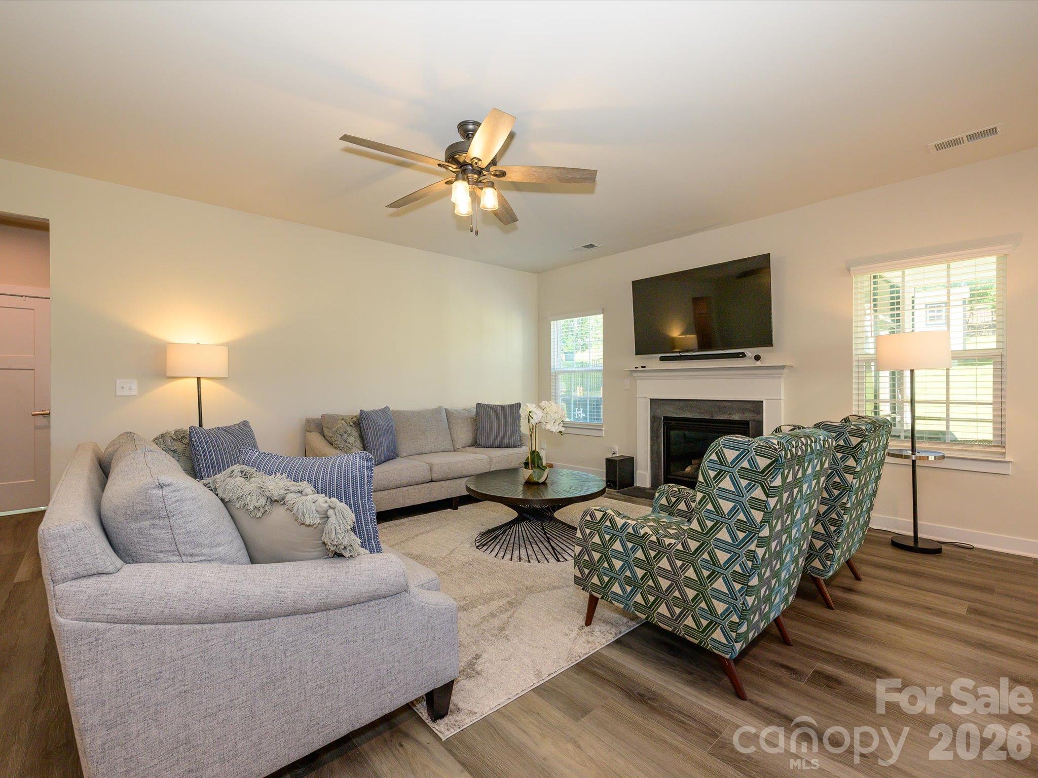 8504 Everwood Avenue Property Photo 13