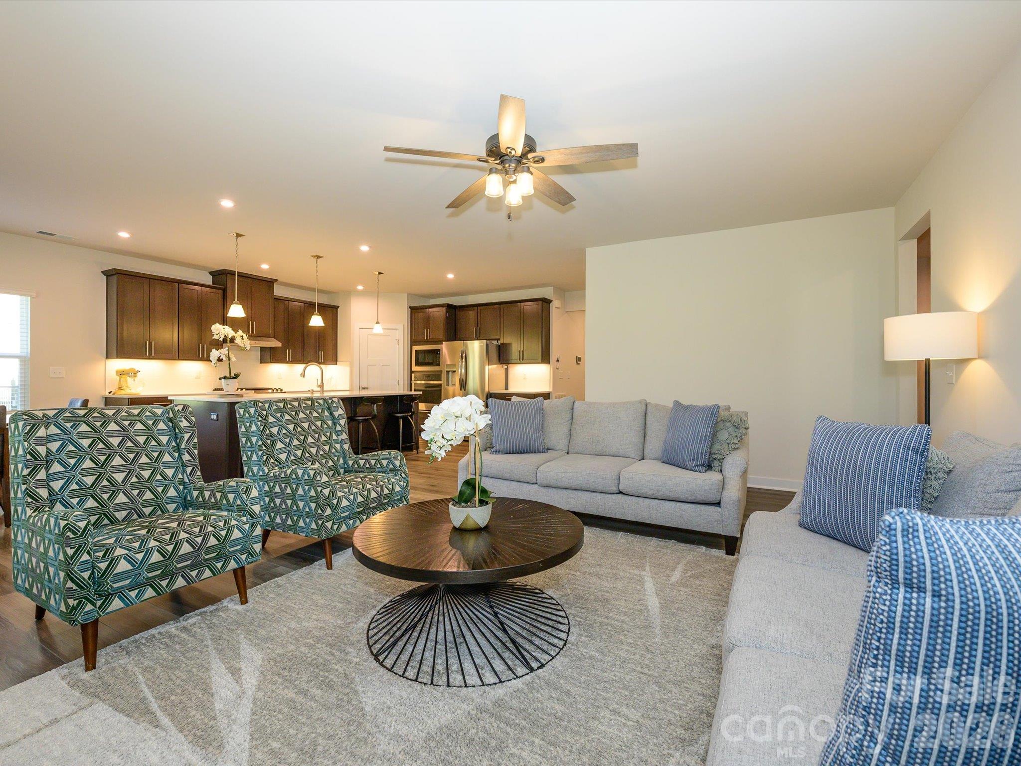 8504 Everwood Avenue Property Photo 15
