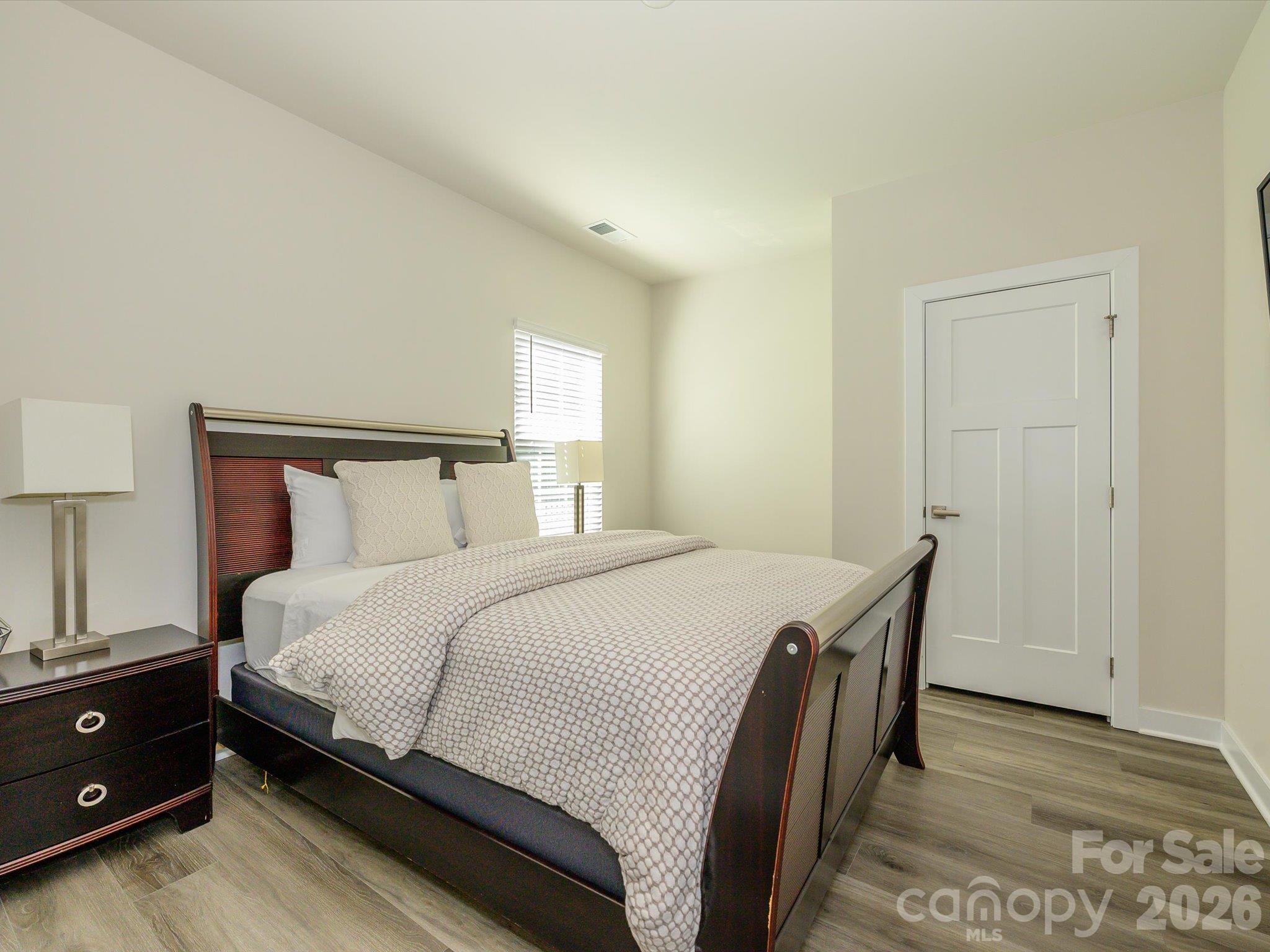 8504 Everwood Avenue Property Photo 16