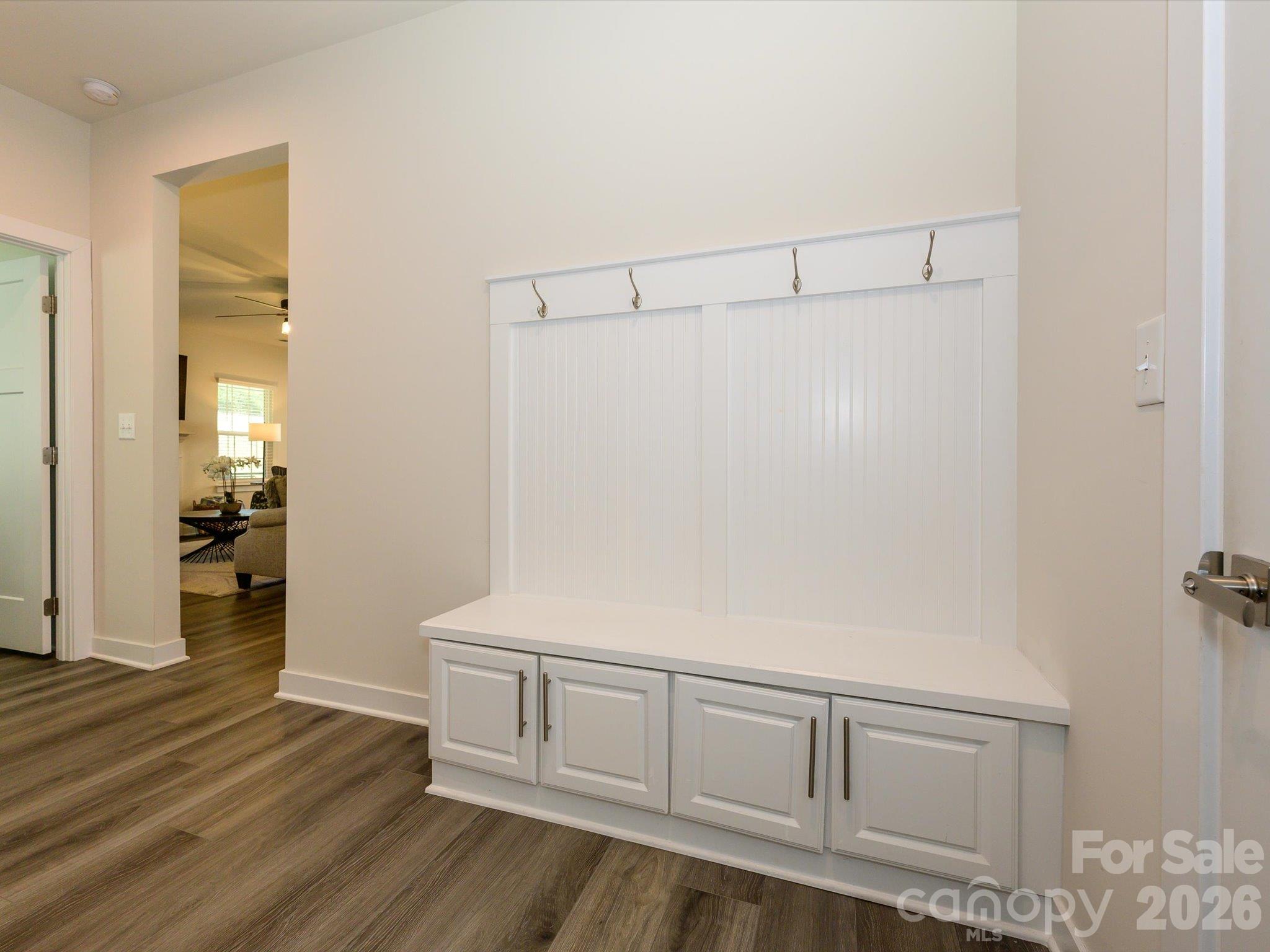 8504 Everwood Avenue Property Photo 18