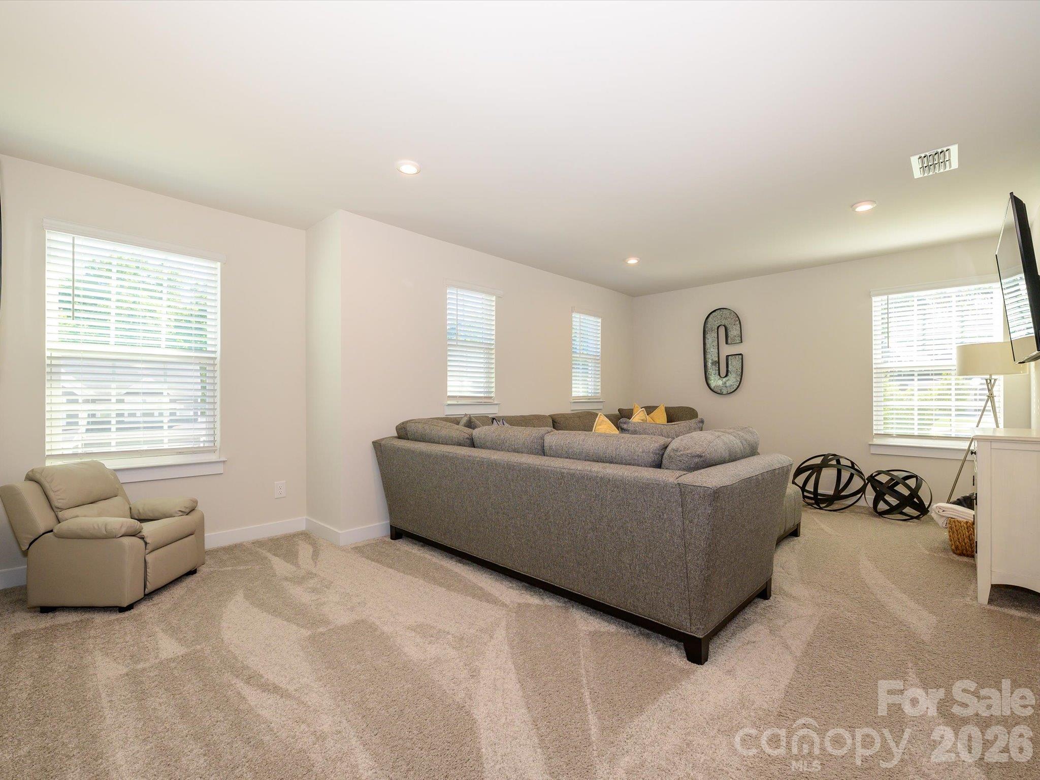 8504 Everwood Avenue Property Photo 19