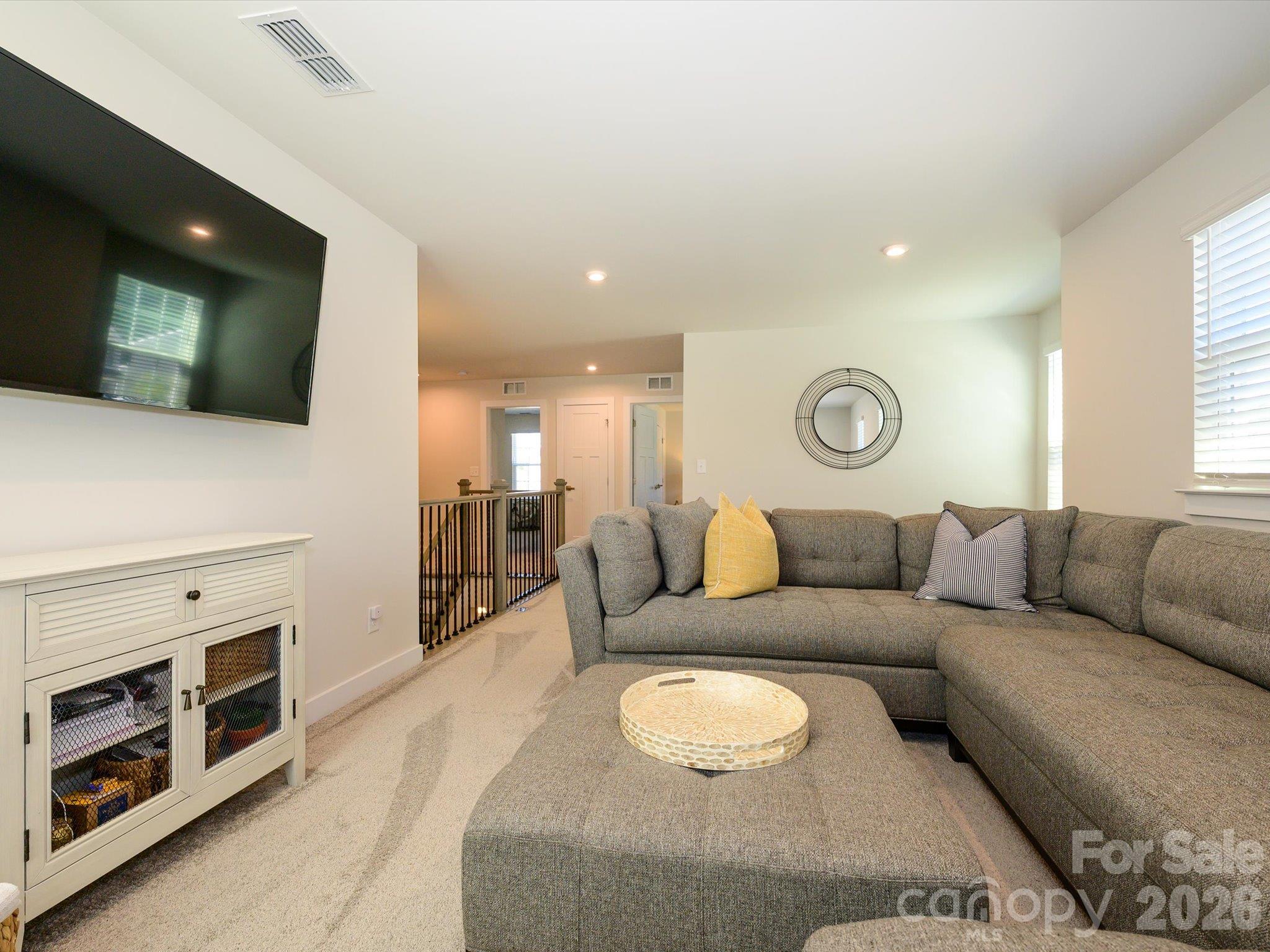 8504 Everwood Avenue Property Photo 20