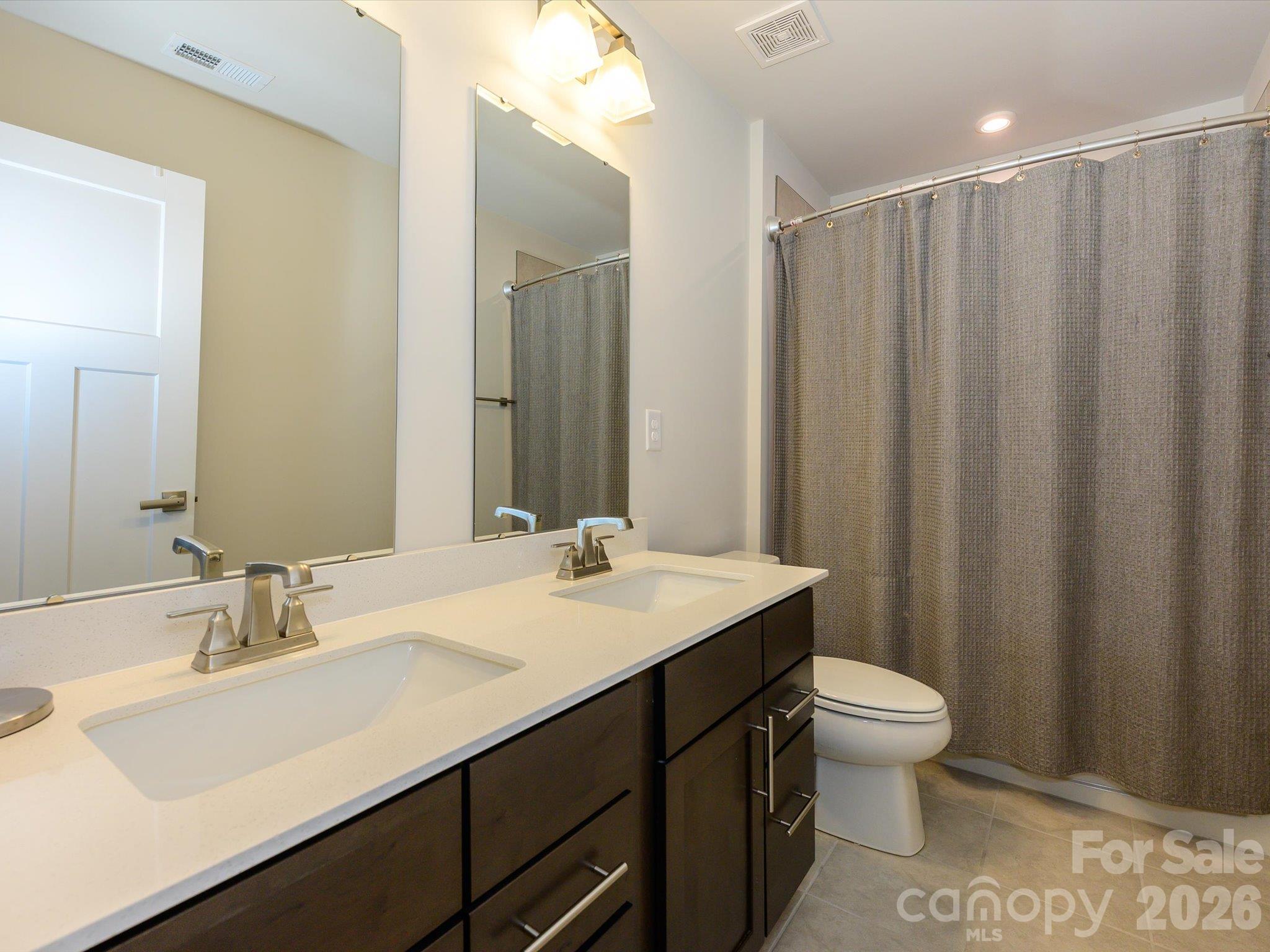 8504 Everwood Avenue Property Photo 24