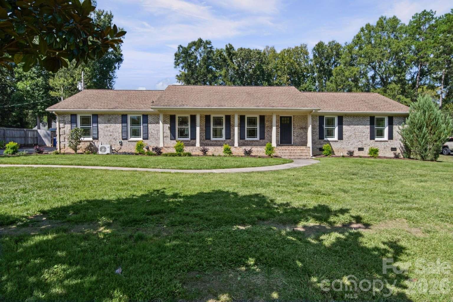 7301 Pine Lake Lane Property Photo 1