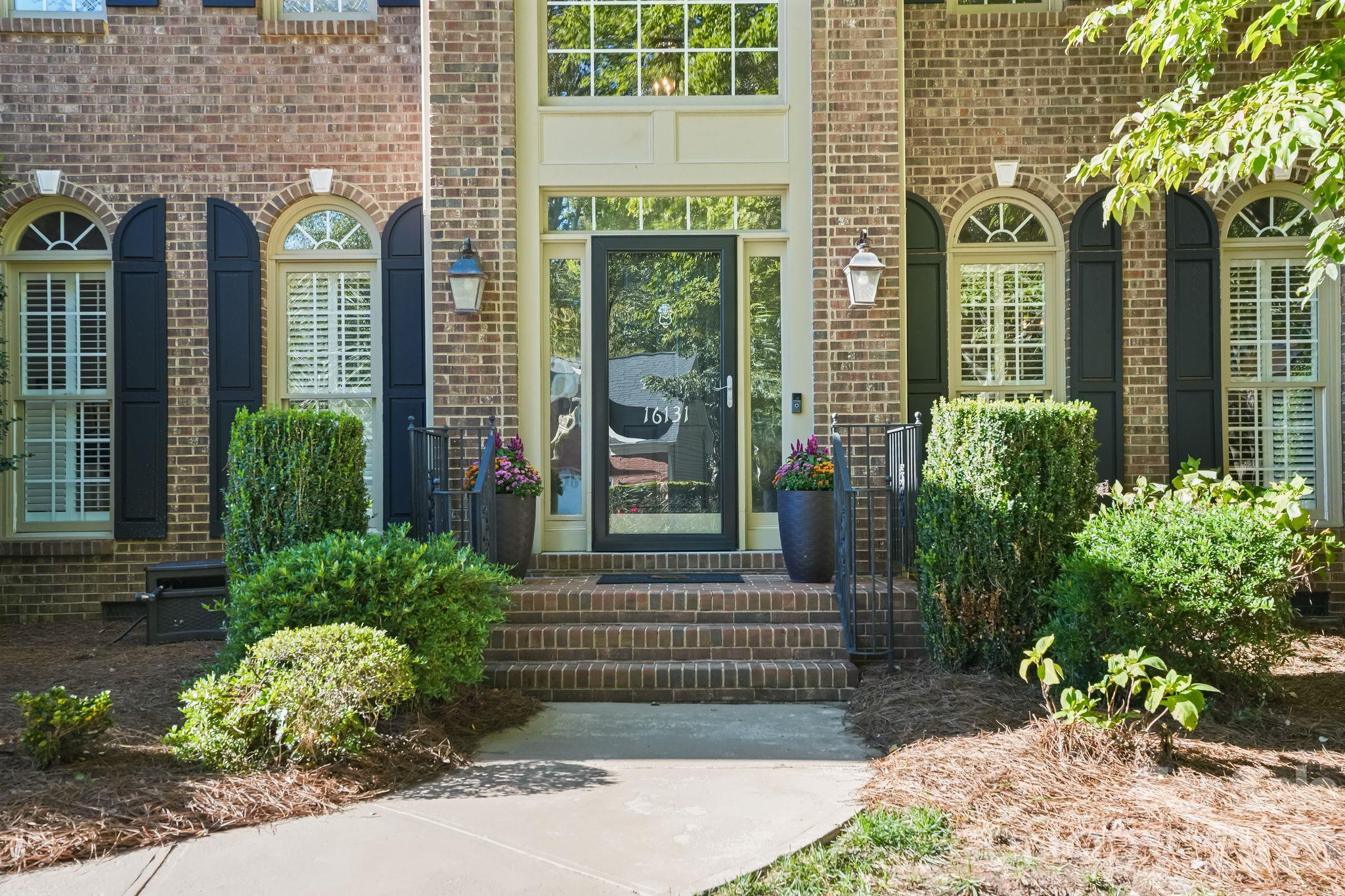 16131 Cranleigh Drive Property Photo 4