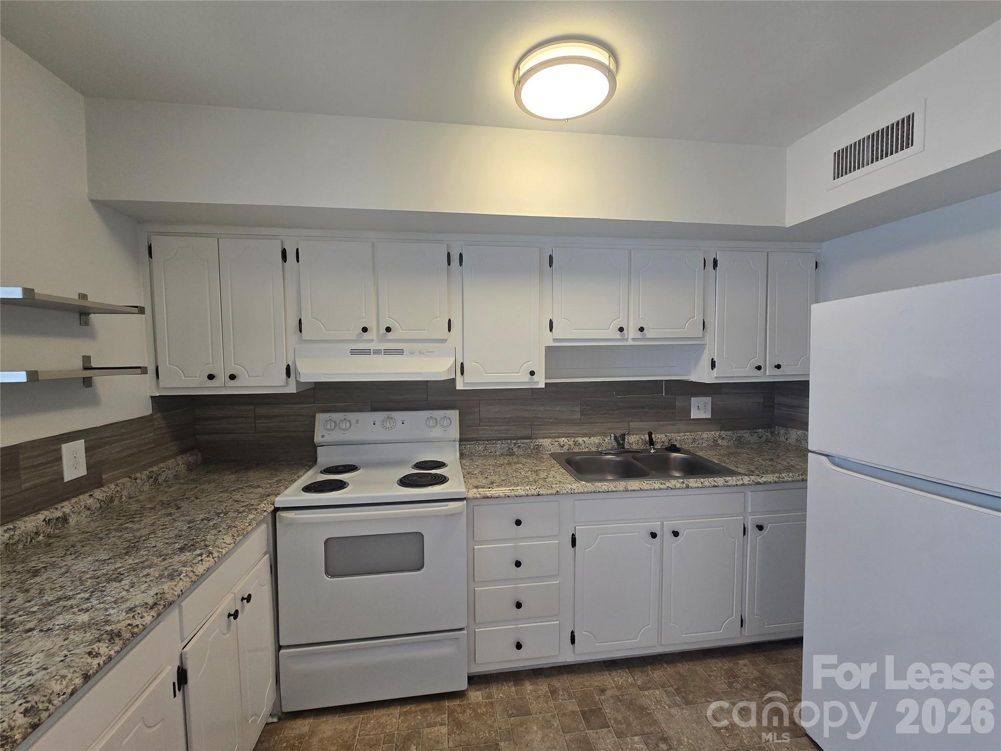 910 Mcalway Road E Property Photo 6