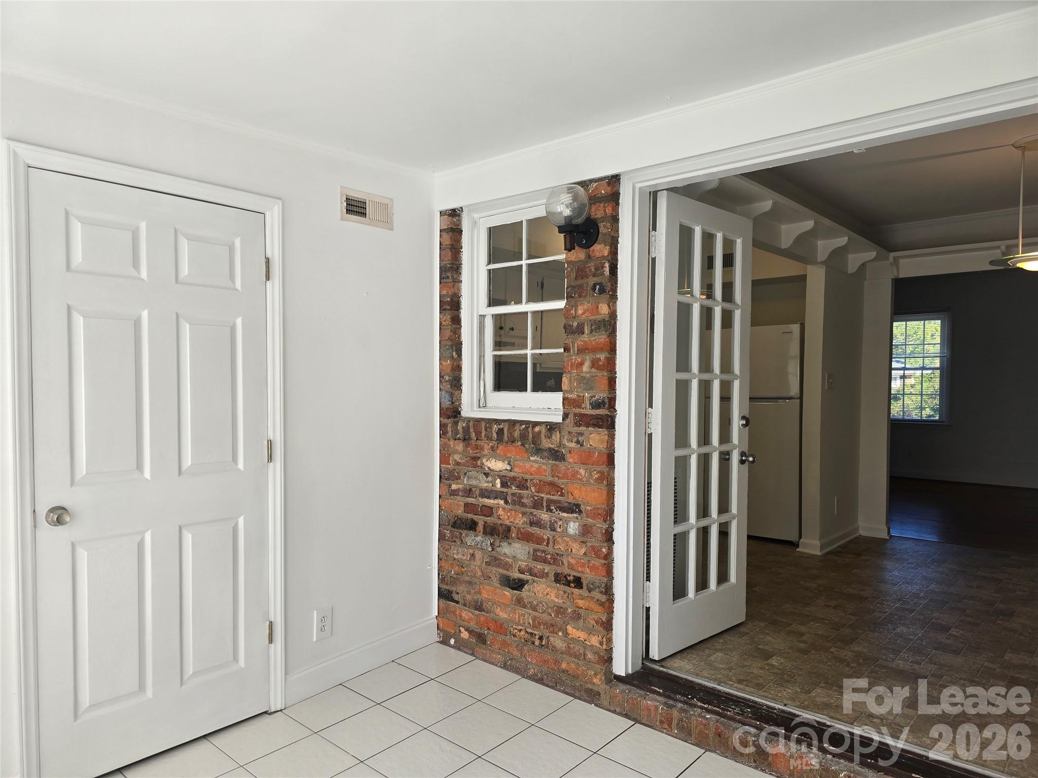 910 Mcalway Road E Property Photo 9