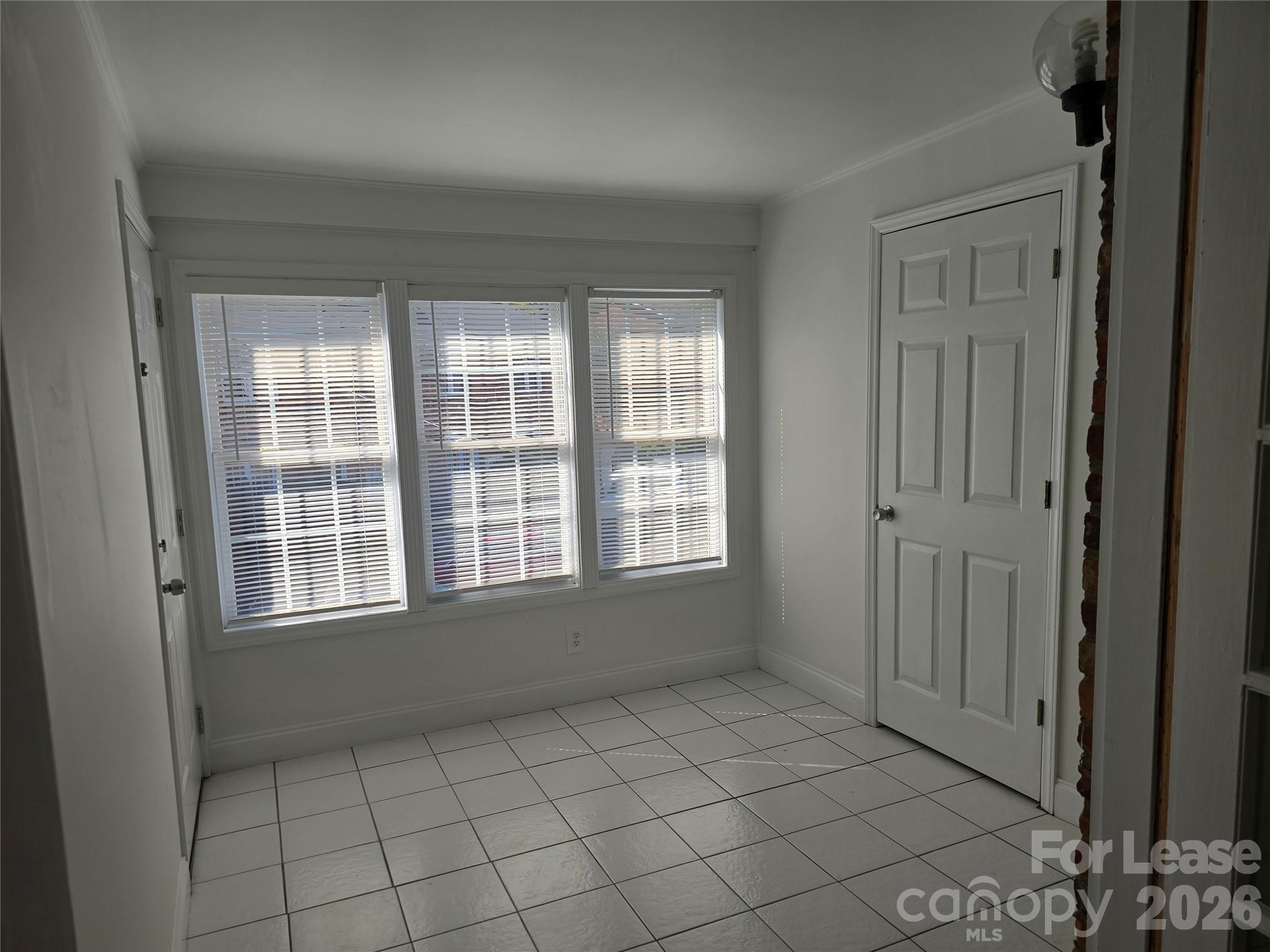 910 Mcalway Road E Property Photo 10