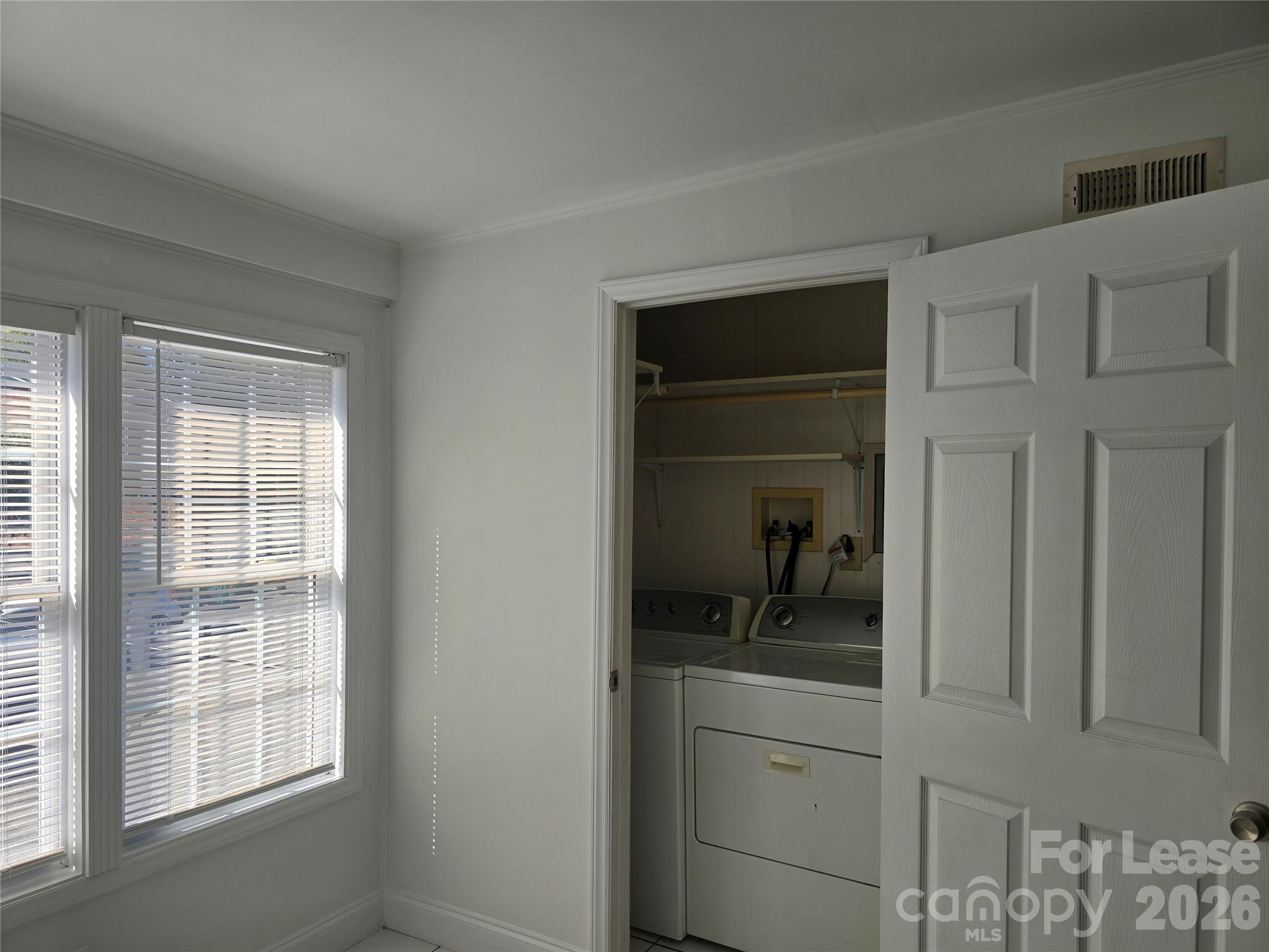 910 Mcalway Road E Property Photo 11
