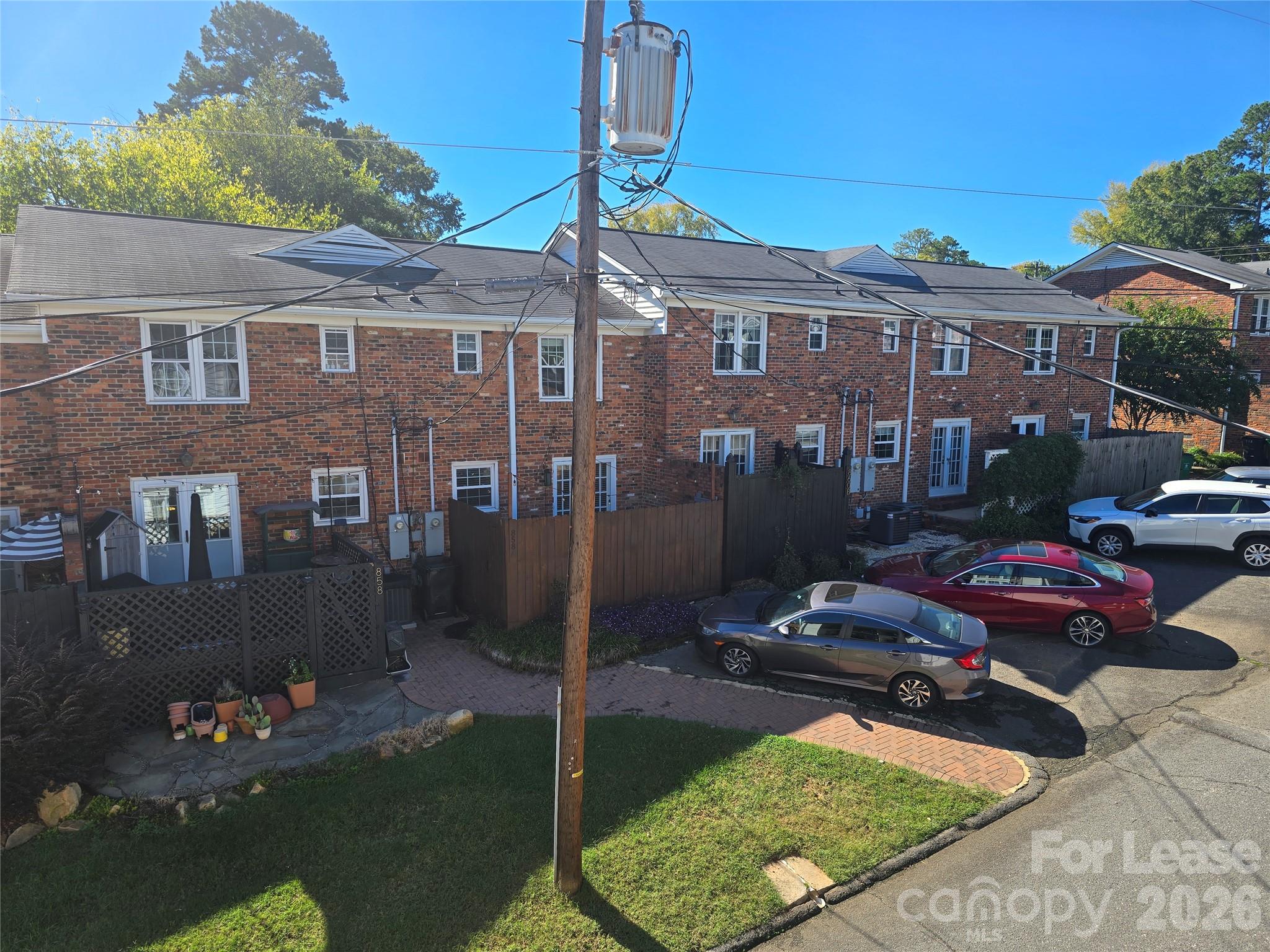 910 Mcalway Road E Property Photo 16