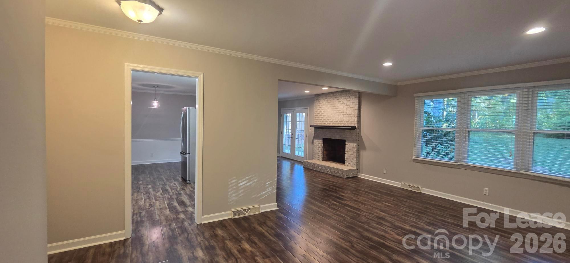 213 Pelham Lane Property Photo 3
