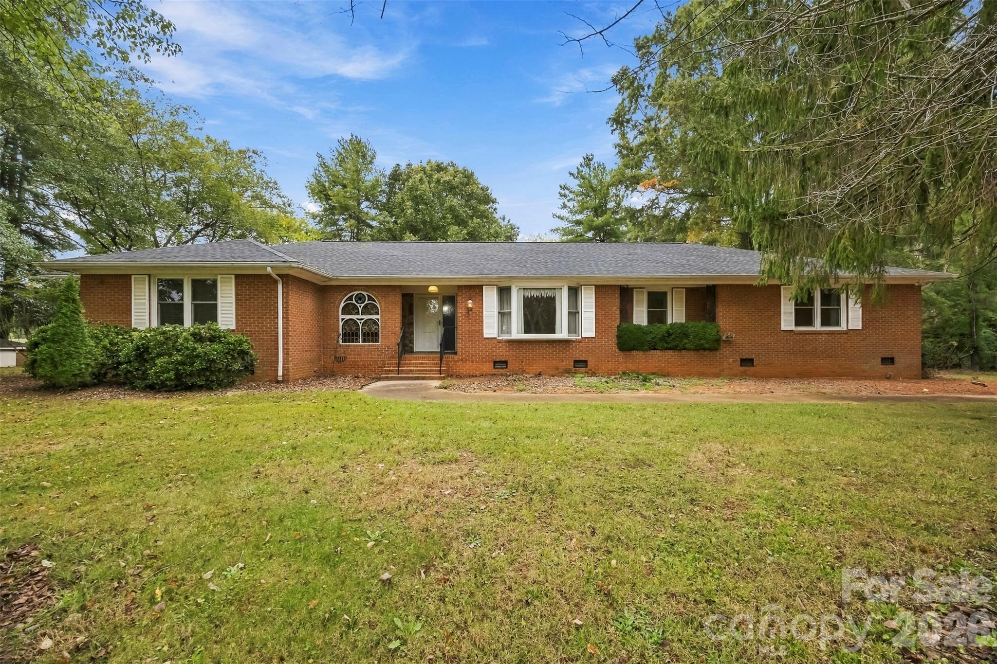 221 Lee Black Road Property Photo 2