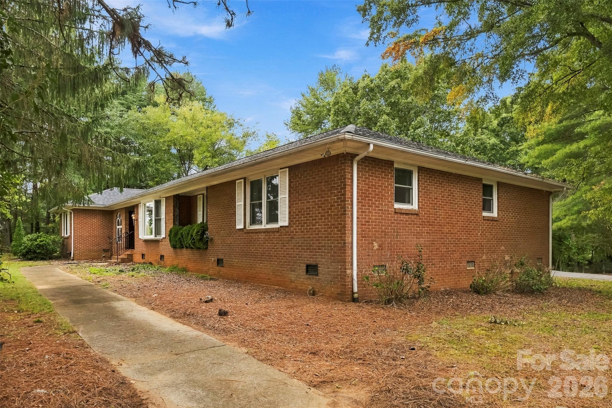 221 Lee Black Road Property Photo 3