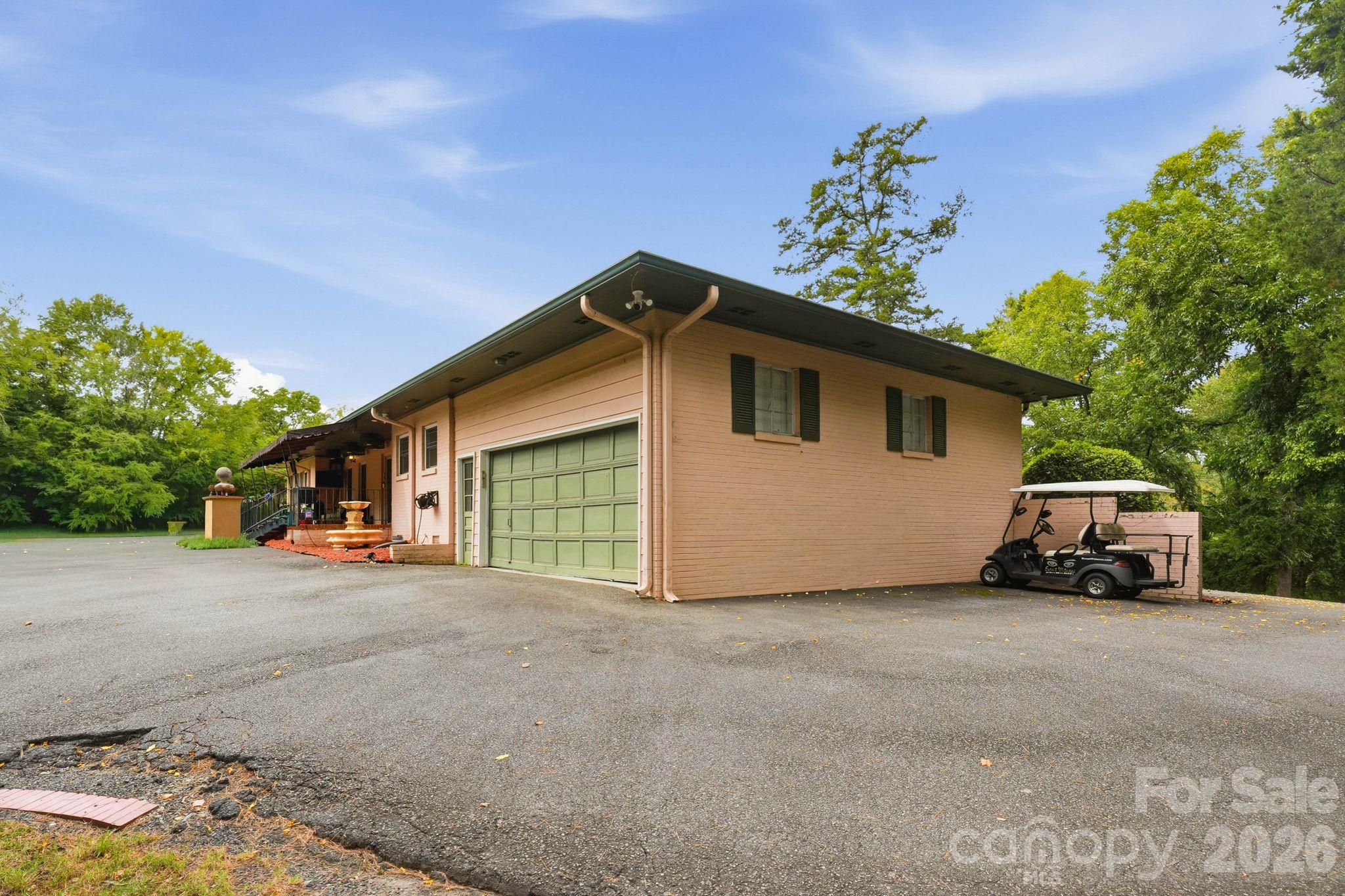 7708 Sardis Road Property Photo 9