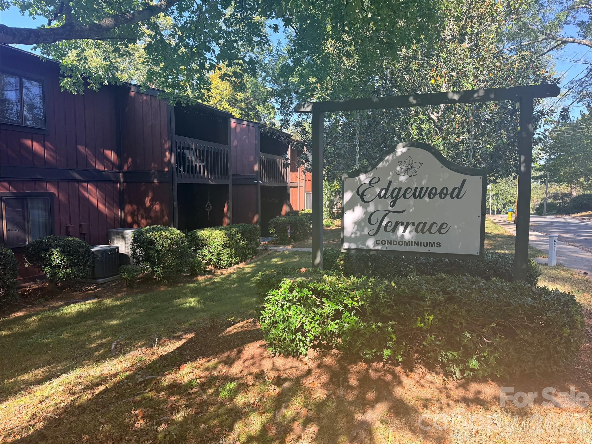 47 Edgewood Avenue Apt. B8 Property Photo 1