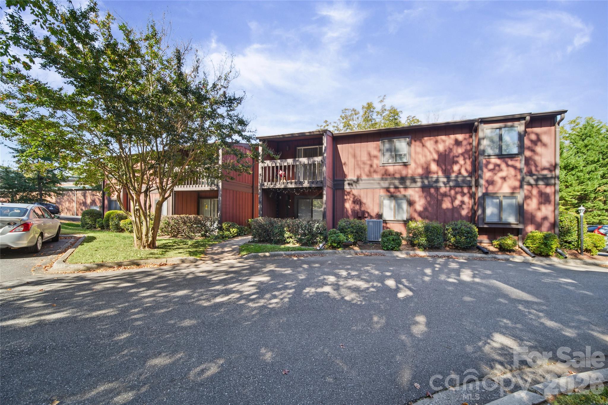 47 Edgewood Avenue Apt. B8 Property Photo 3