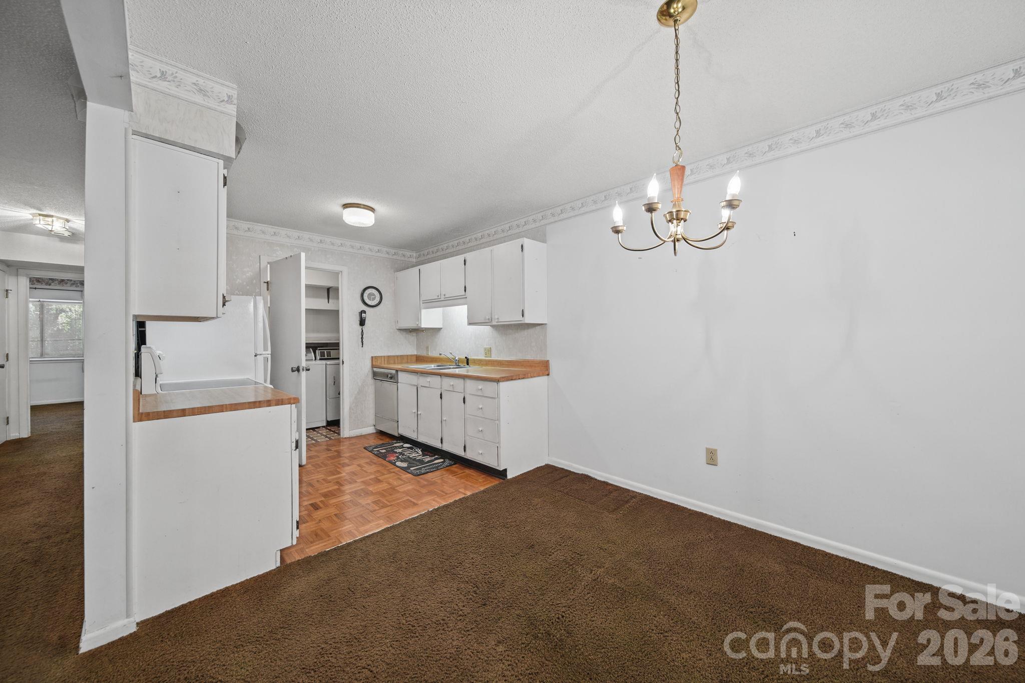 47 Edgewood Avenue Apt. B8 Property Photo 7