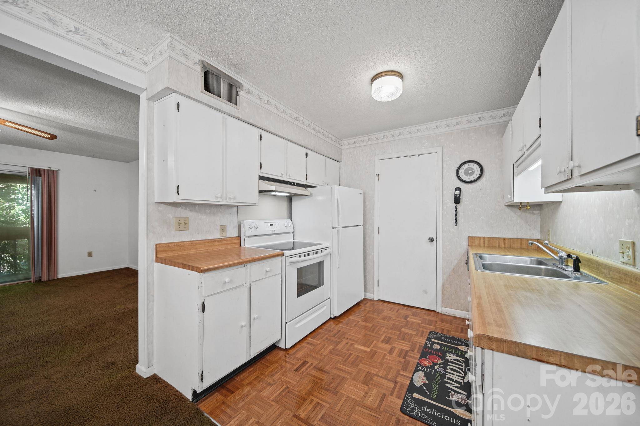47 Edgewood Avenue Apt. B8 Property Photo 9