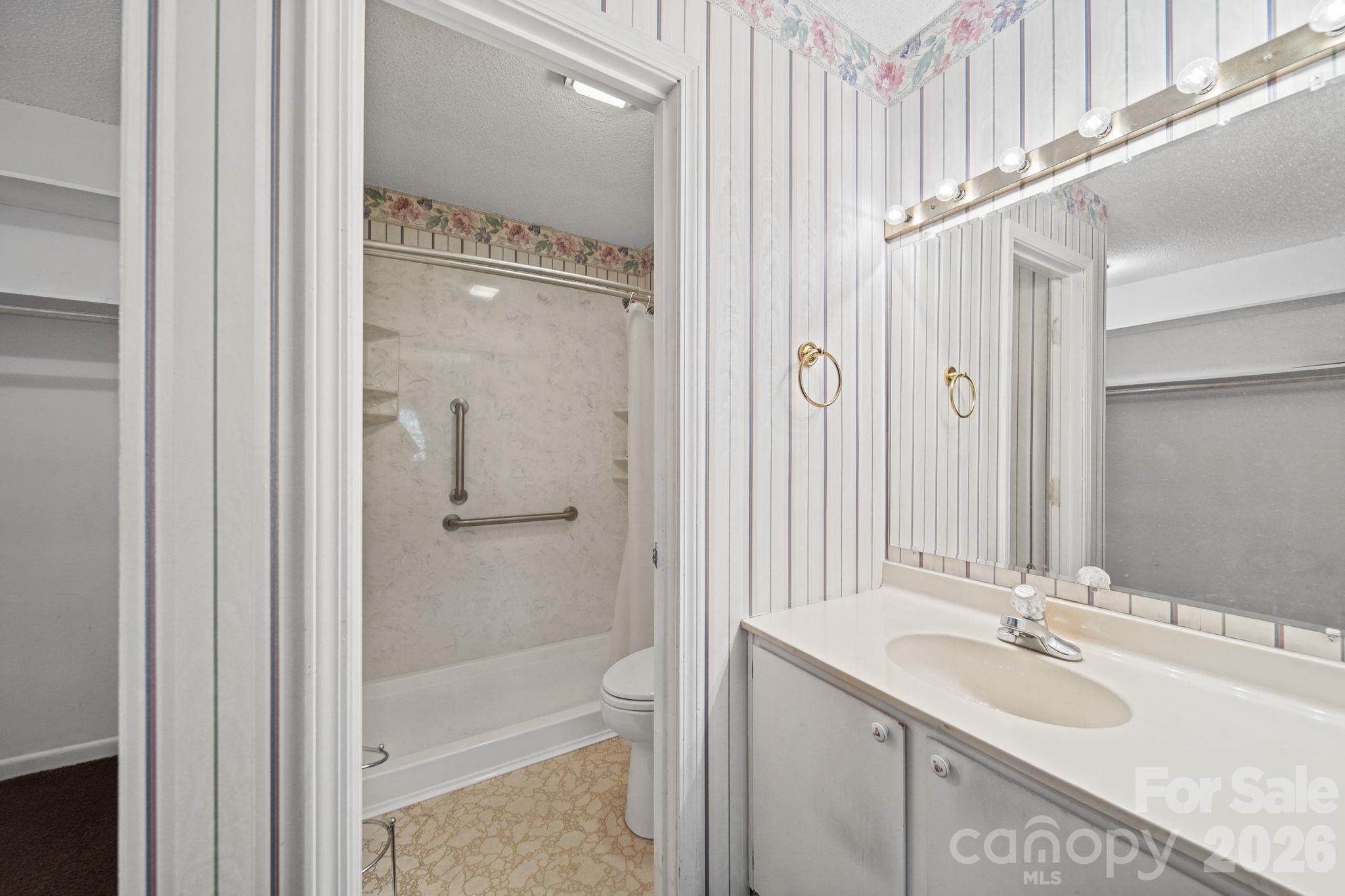 47 Edgewood Avenue Apt. B8 Property Photo 20
