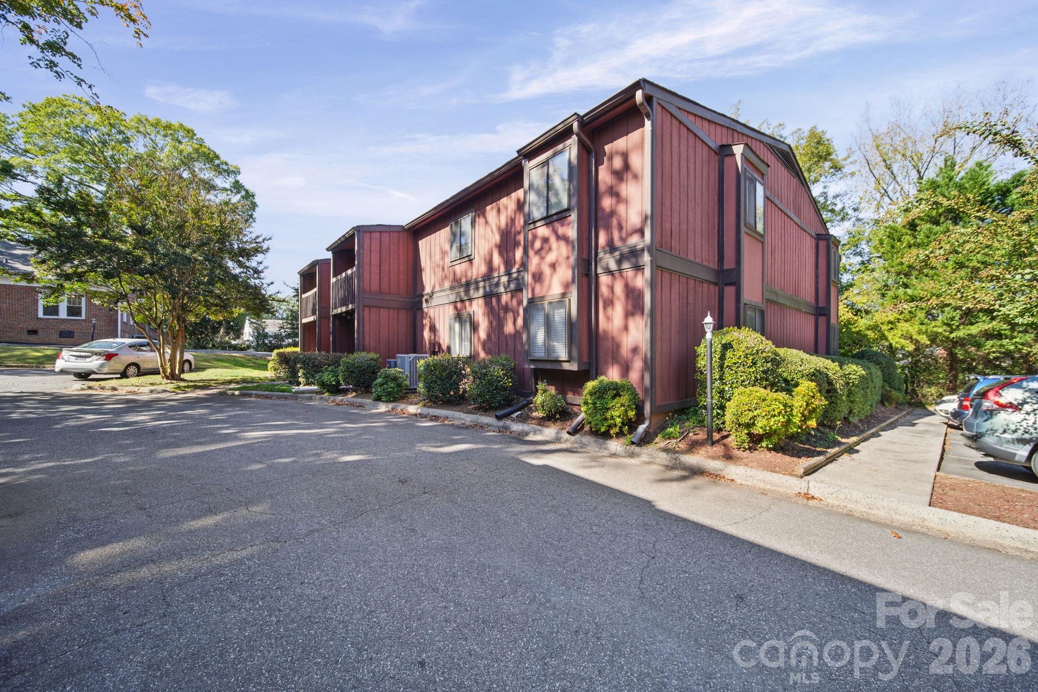 47 Edgewood Avenue Apt. B8 Property Photo 28