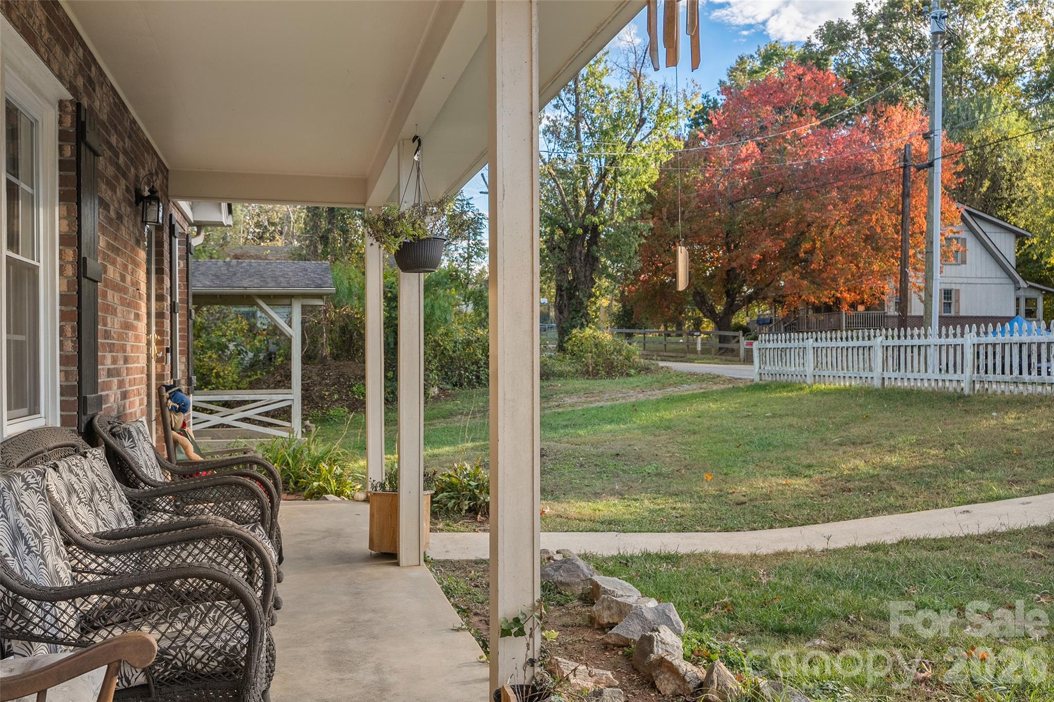 213 Oakmont Drive Property Photo 6