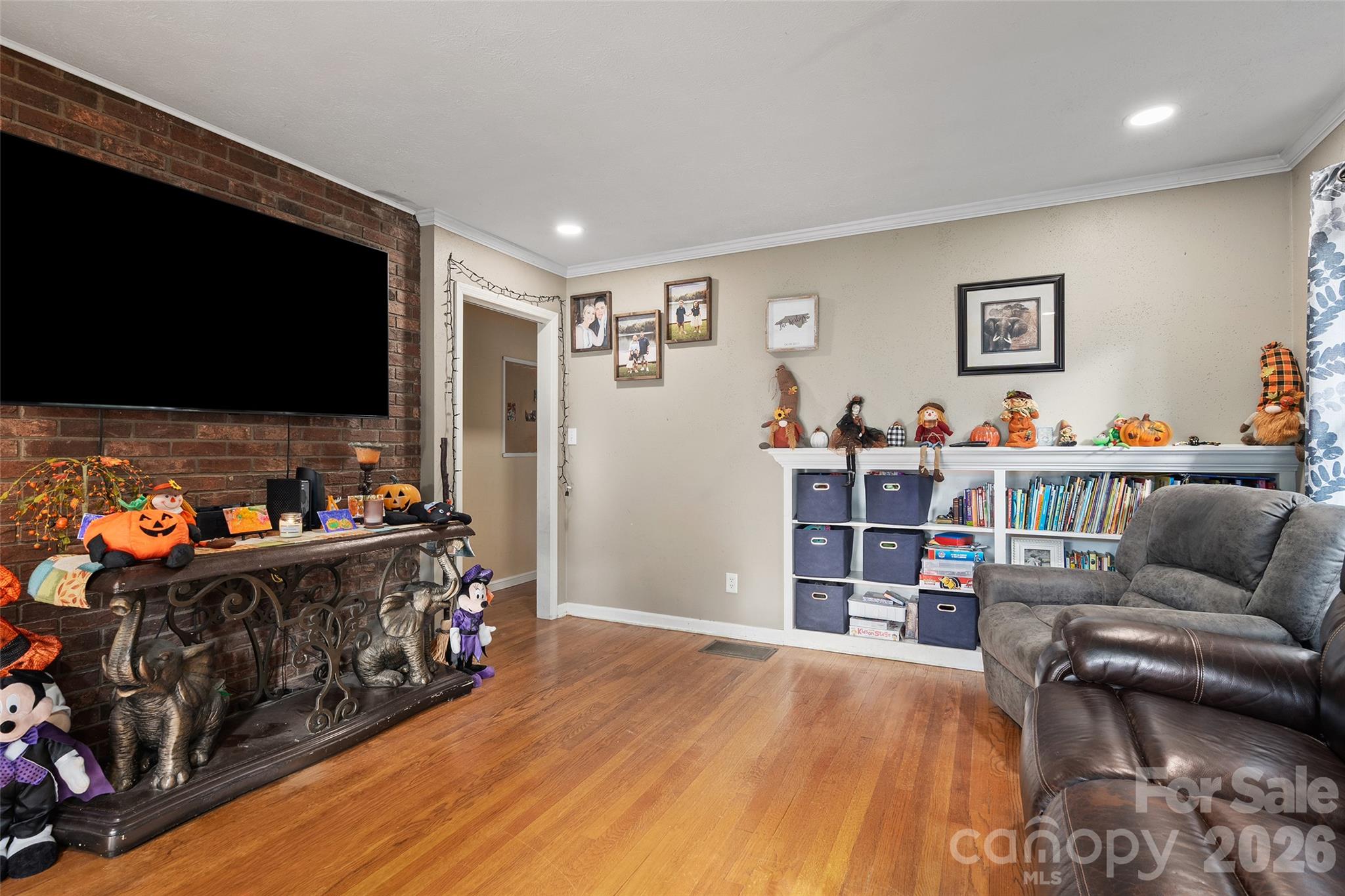 213 Oakmont Drive Property Photo 10