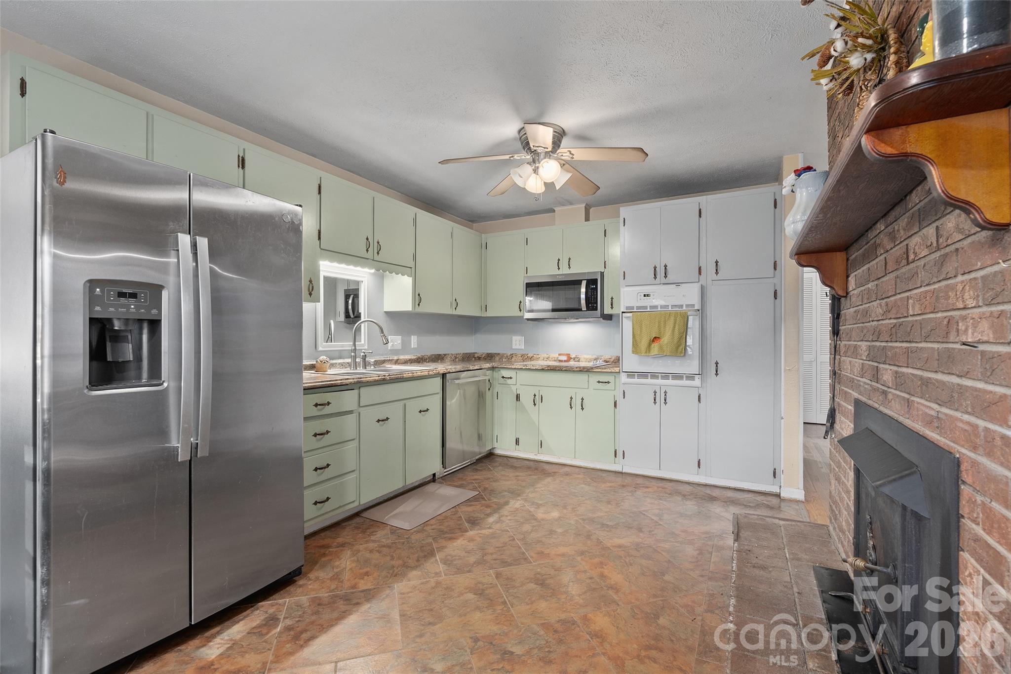 213 Oakmont Drive Property Photo 11