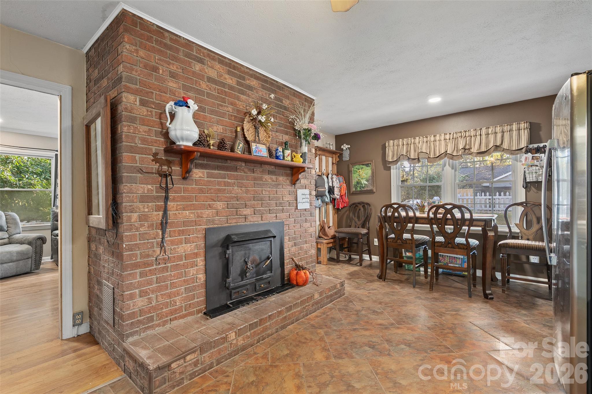 213 Oakmont Drive Property Photo 12