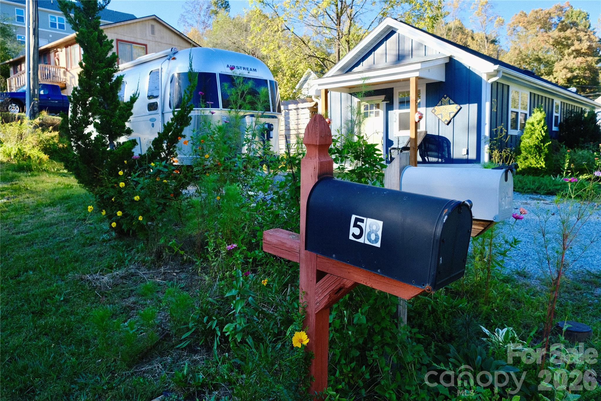 52 North Lane Property Photo 5
