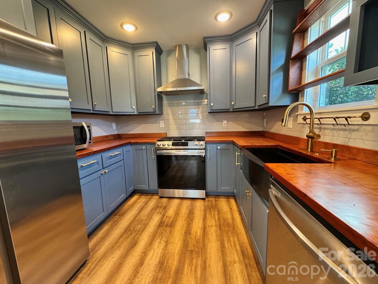 52 North Lane Property Photo 9